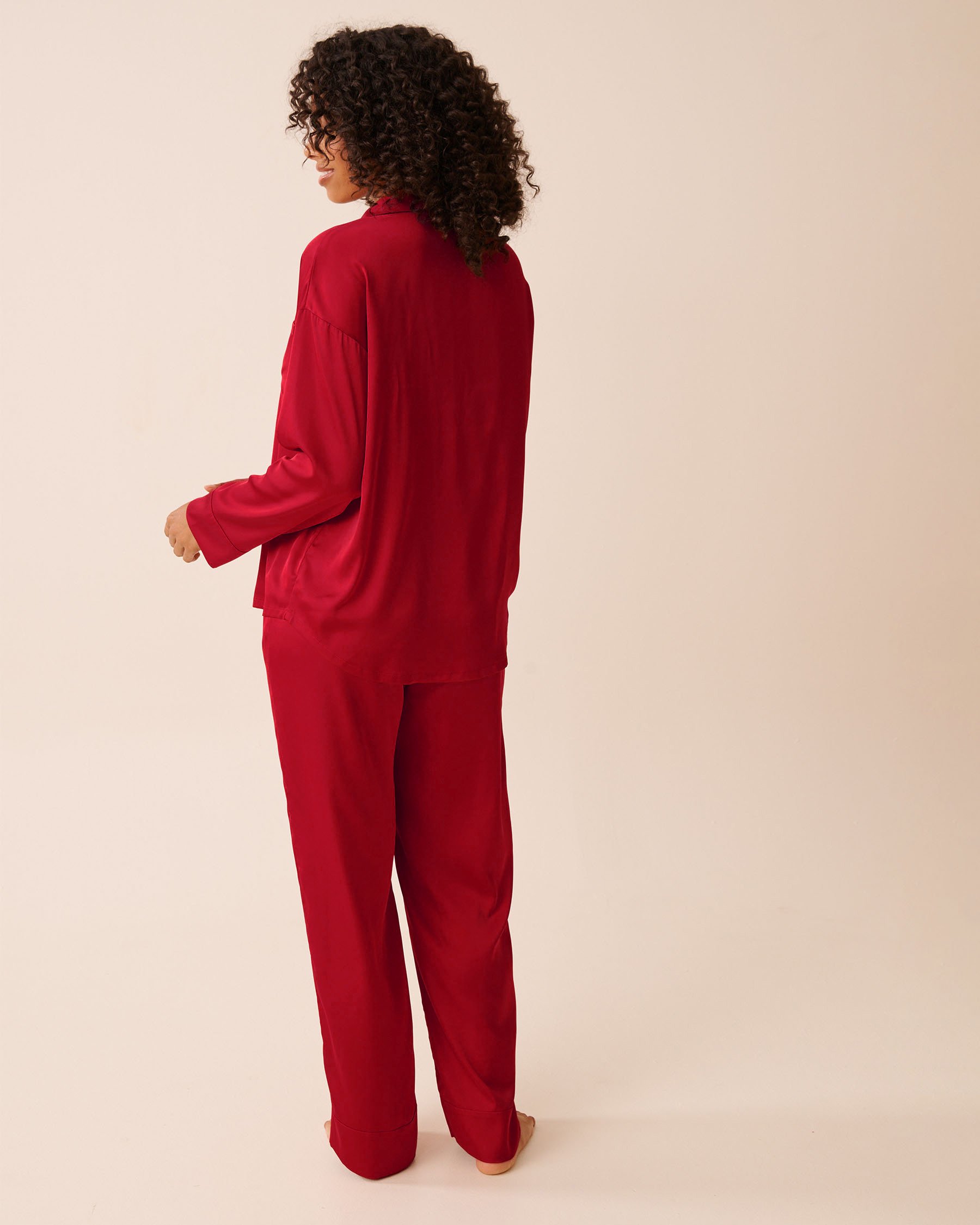 LA VIE EN ROSE Long Sleeve Satin Pajama Set Merry Red 60400063 - View2