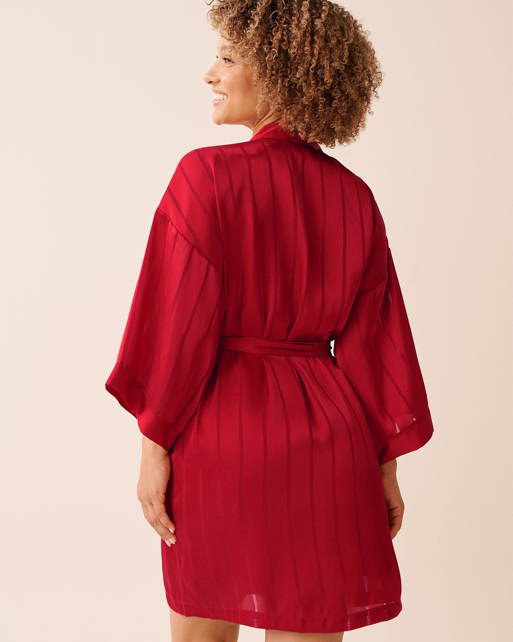 LA VIE EN ROSE Kimono en satin rayures ombrées Rouge joyeux 60600110 - Voir3