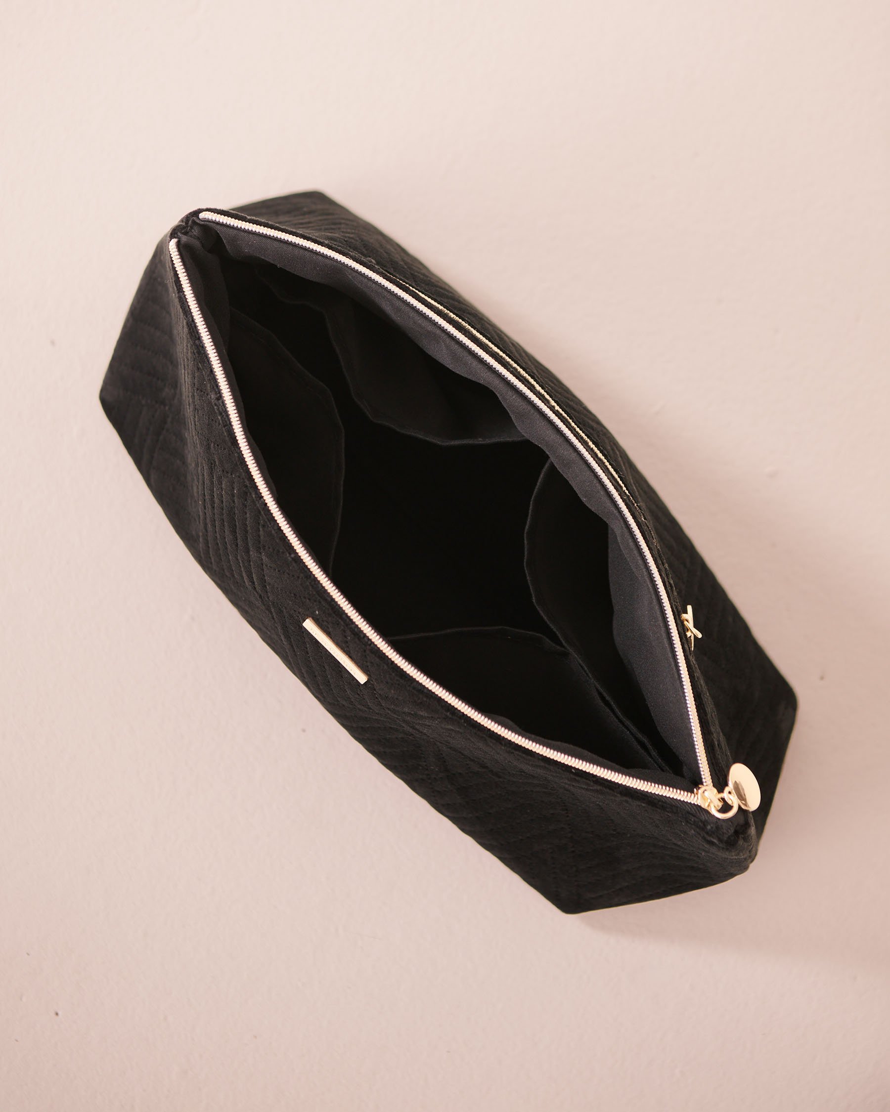 LA VIE EN ROSE Trousse à cosmétiques 2 en 1 en velours Noir 40700428 - Voir5
