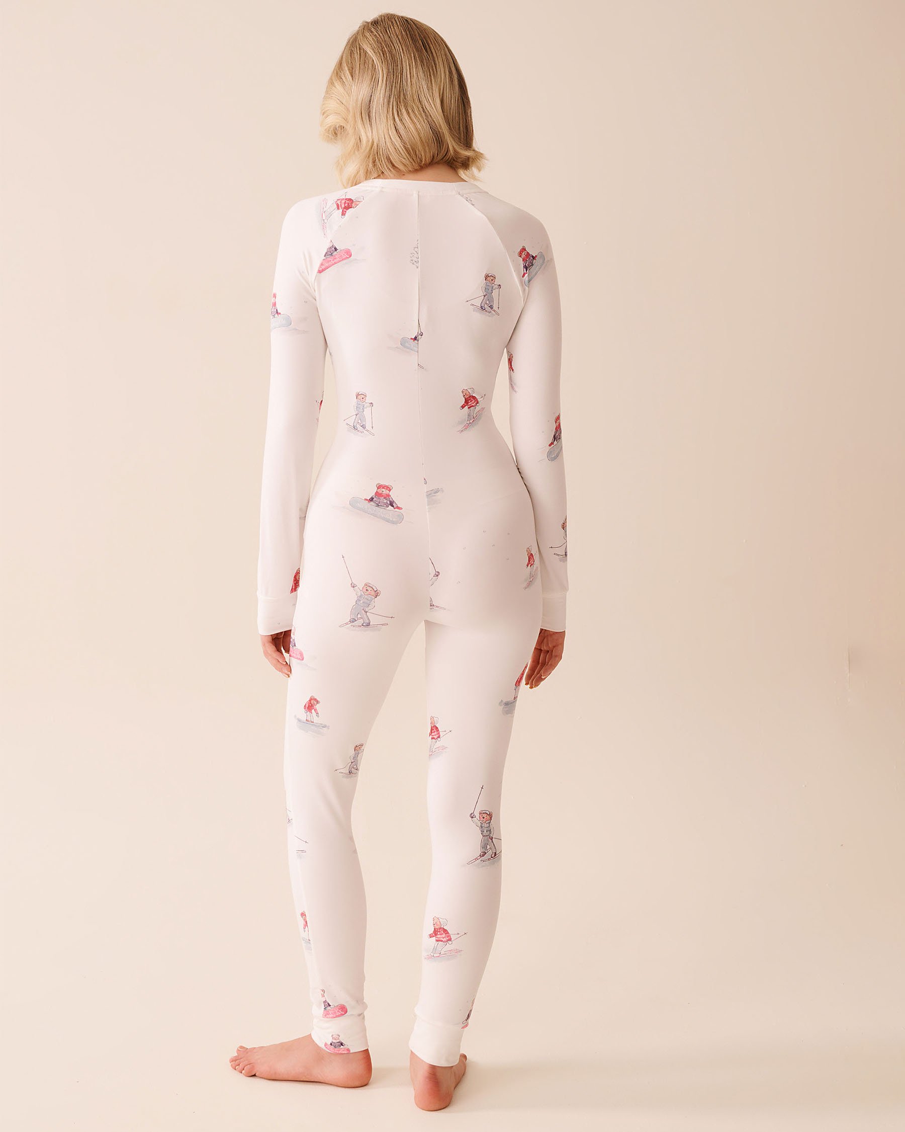 LA VIE EN ROSE Combinaison manches longues ultra douce imprimé après-ski Blanc/Oursons skieurs 40300063 - Voir2
