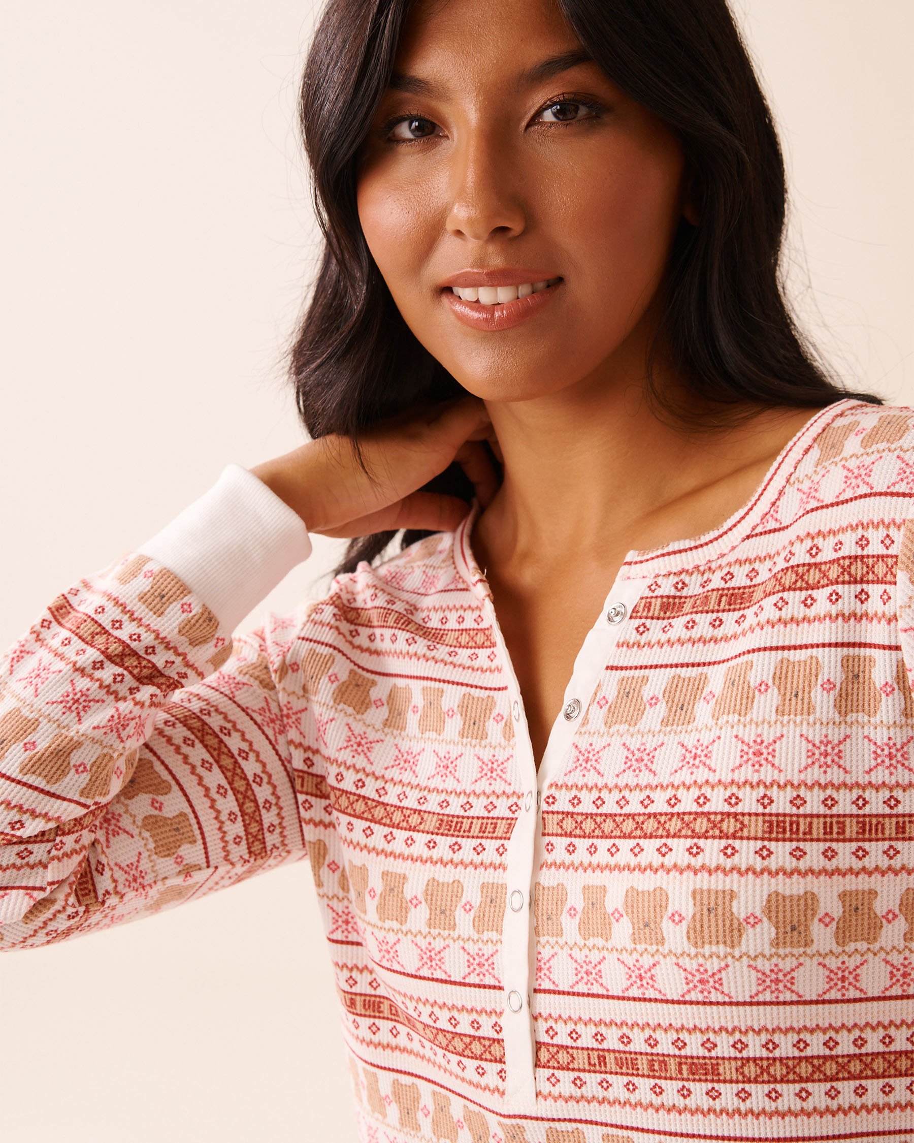 LA VIE EN ROSE Chemise de nuit en tricot gaufré imprimé ourson Imprimé nordique/Oursons 40500458 - Voir3