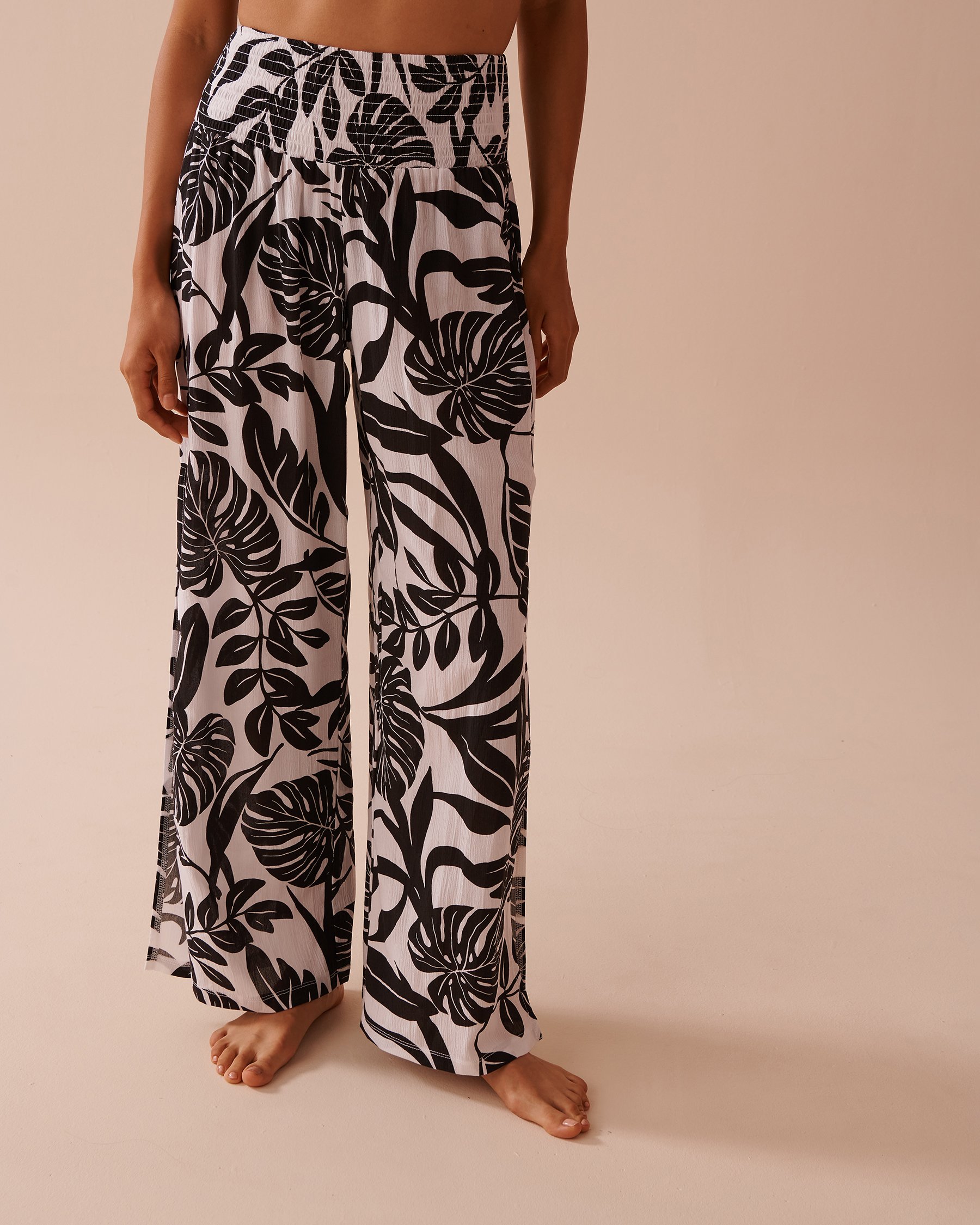 LA VIE EN ROSE AQUA Split-Hem Wide-Leg Pants Black & White Leaves 80200057 - View4