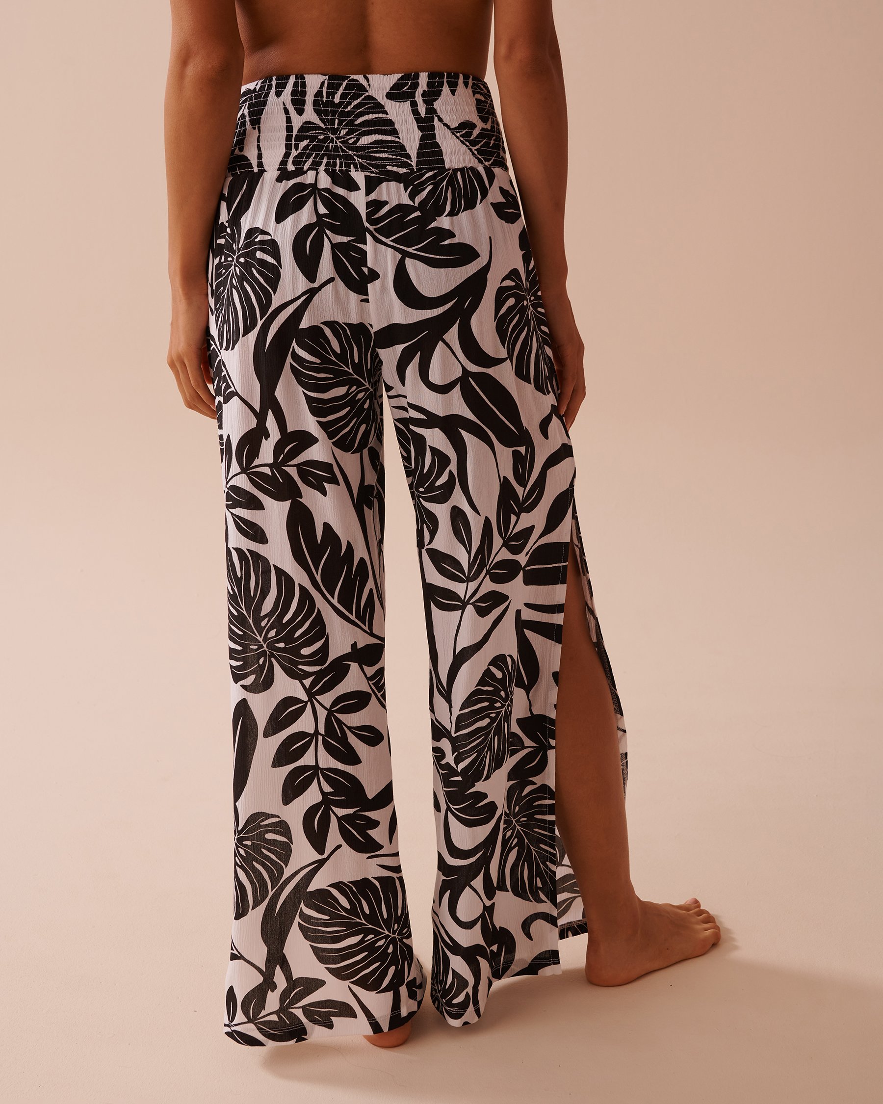 LA VIE EN ROSE AQUA Split-Hem Wide-Leg Pants Black & White Leaves 80200057 - View5