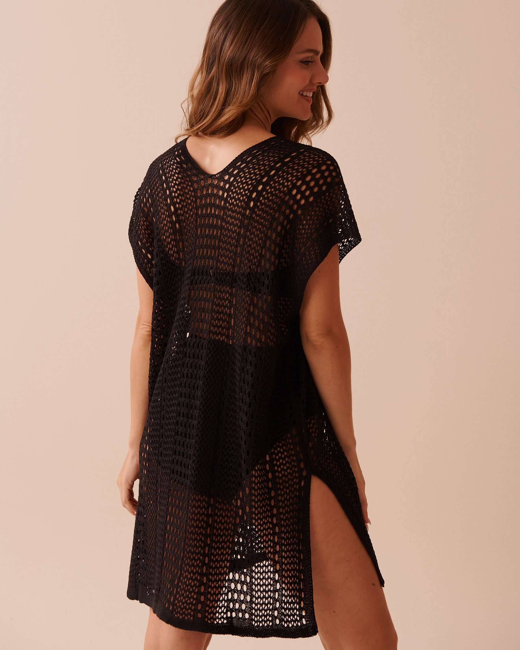 LA VIE EN ROSE AQUA Short Sleeve Crochet Tunic Black 80400061 - View2