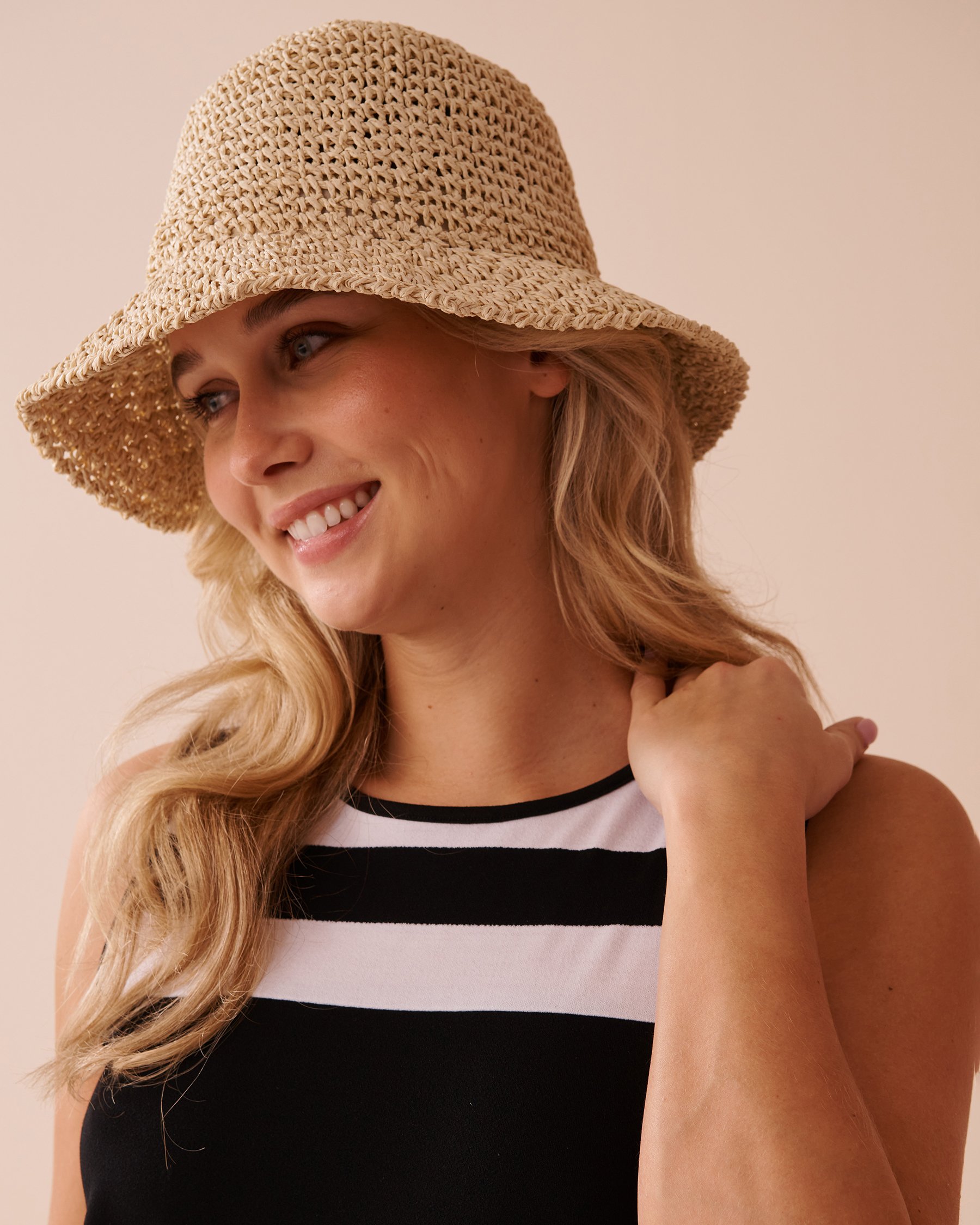 LA VIE EN ROSE AQUA Chapeau de plage cloche Sable 80500111 - Voir3