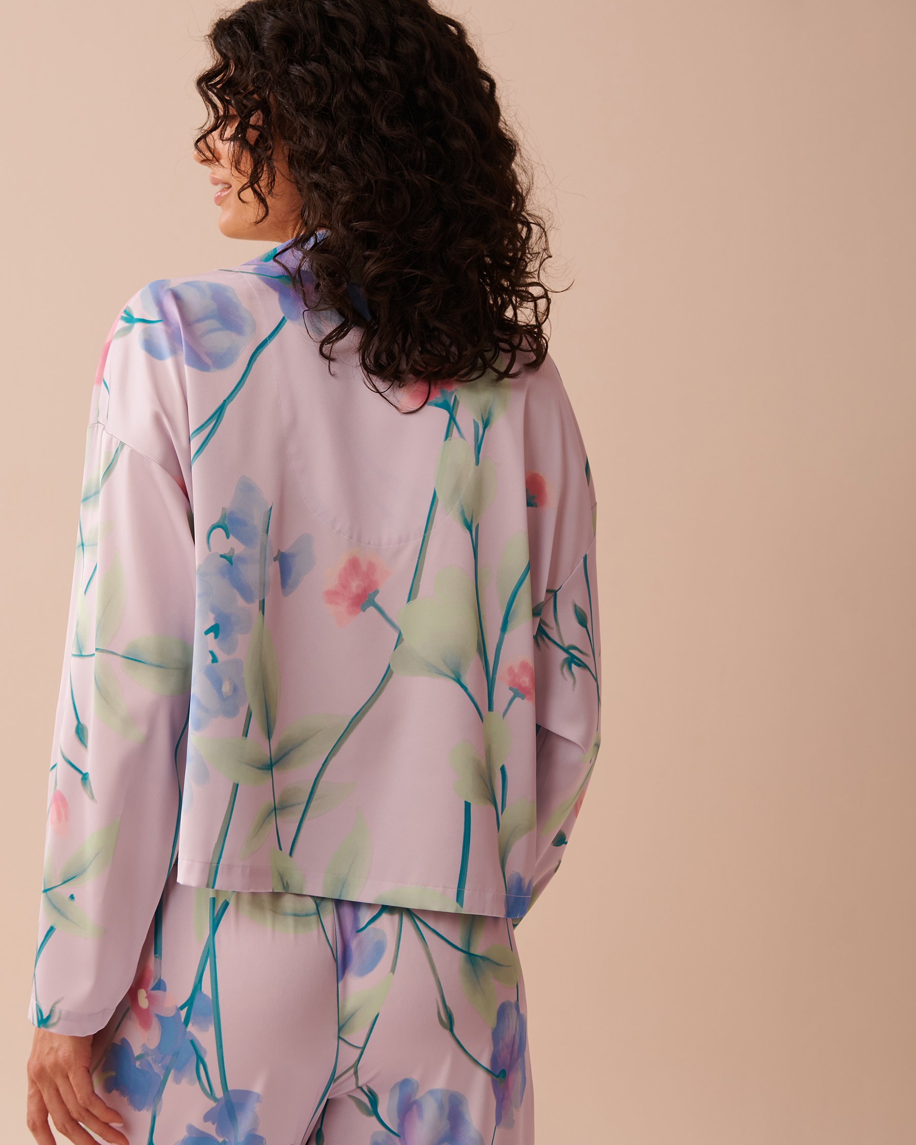 LA VIE EN ROSE Lavender Garden Print Satin Button-down Shirt Lavender Garden 60100122 - View2