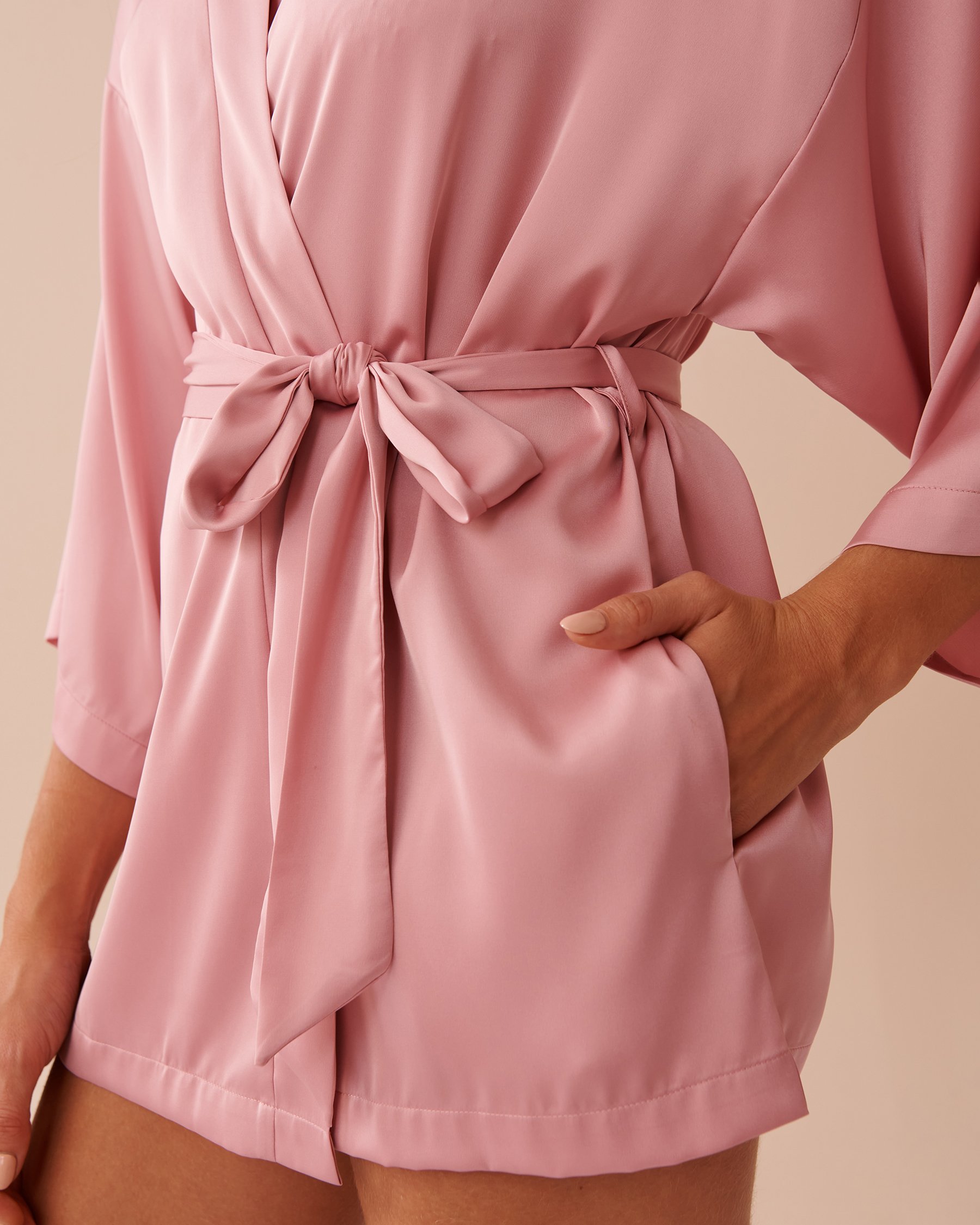 LA VIE EN ROSE Short Satin Kimono Blushing Pink 60600088 - View6
