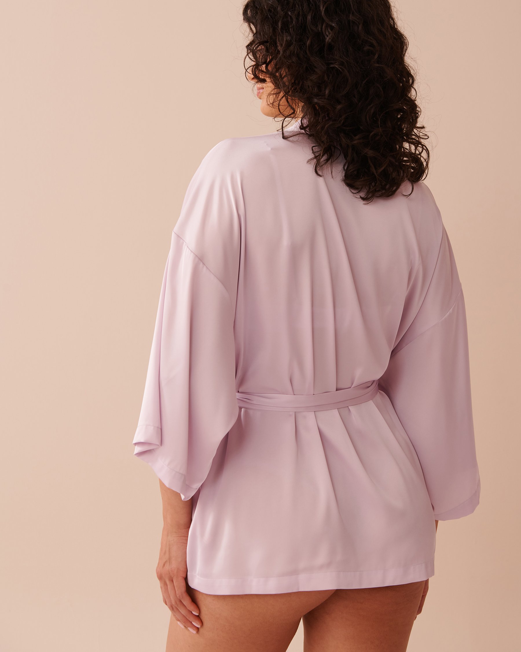 LA VIE EN ROSE Short Satin Kimono Lavender 60600088 - View2