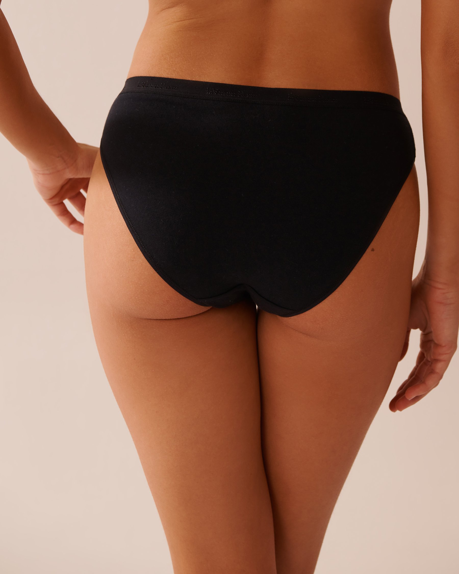 LA VIE EN ROSE Cotton Bikini Panty Black 20100559 - View2