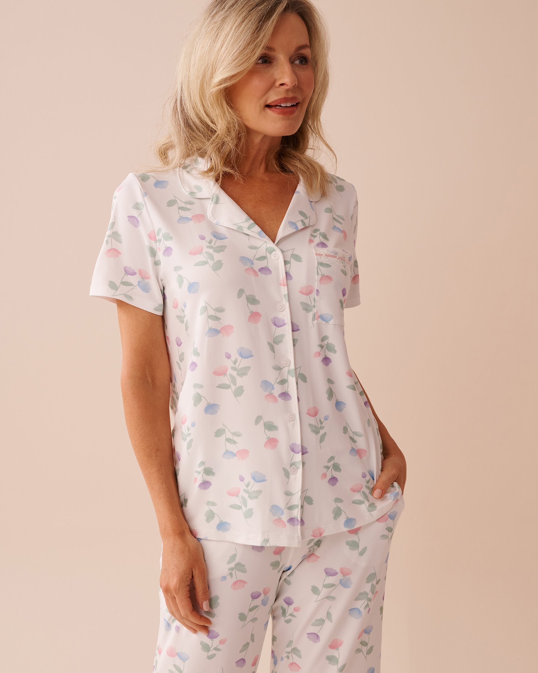 LA VIE EN ROSE Tulip Print Super Soft Button-down Shirt White/Pastel Tulips 40100685 - View1