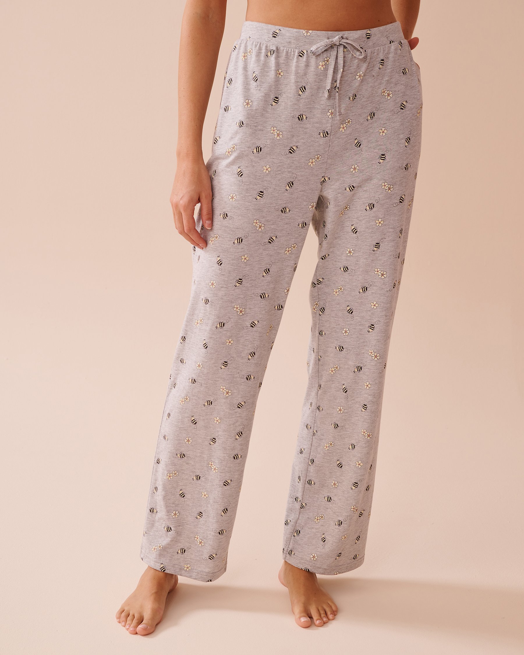 LA VIE EN ROSE Pantalon de pyjama en coton à imprimé abeille Gris/Abeilles 40200681 - Voir1