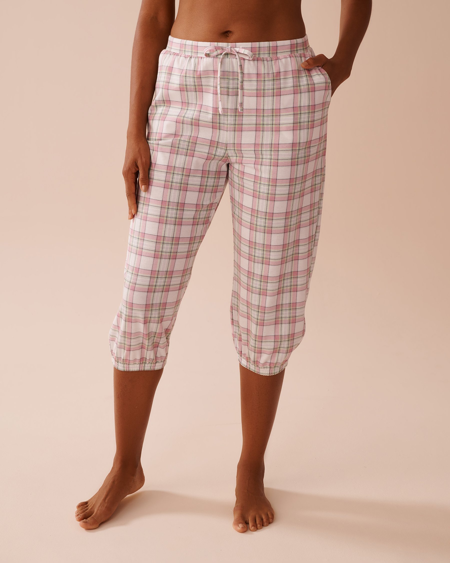LA VIE EN ROSE Multicolor Plaid Cotton Fitted Capris Multicolor Plaid 40200683 - View1
