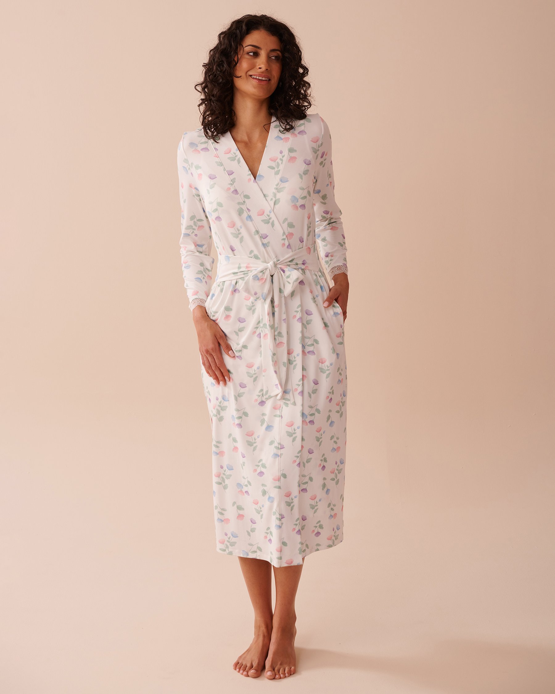 LA VIE EN ROSE Tulip Print Super Soft Long Kimono White/Pastel Tulips 40600201 - View2