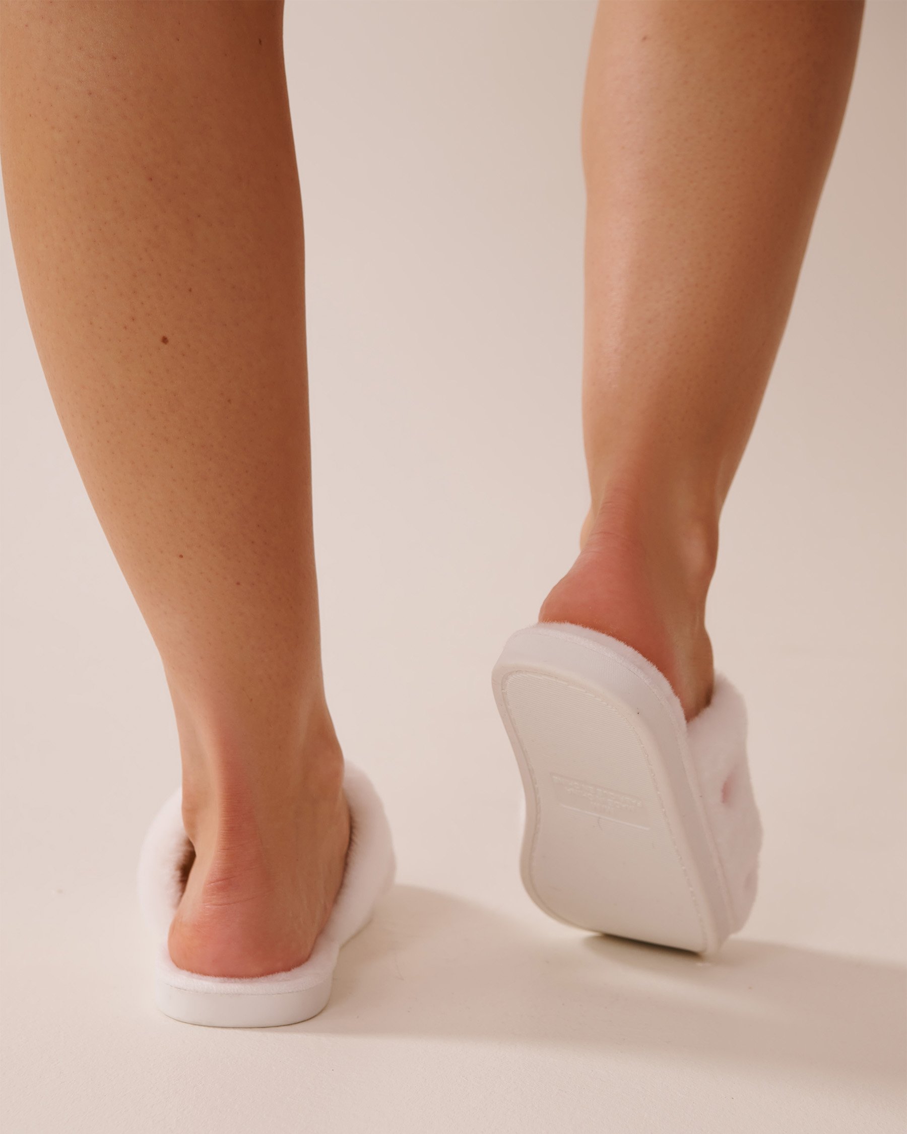 LA VIE EN ROSE Faux Wool Embroidered Slippers White 40700372 - View2