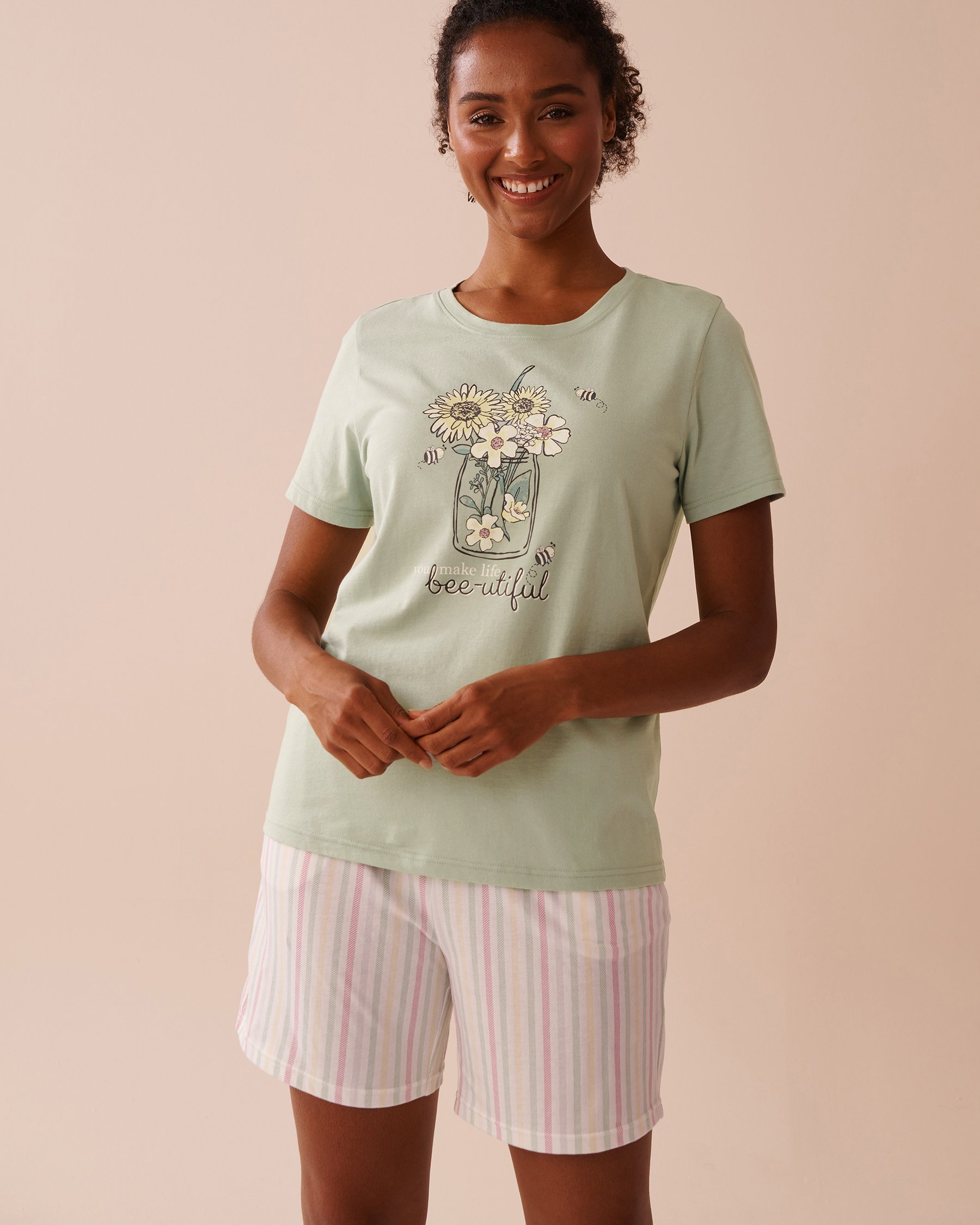 LA VIE EN ROSE Bee Print Cotton Crew Neck T-shirt Frosty Green 40100693 - View3