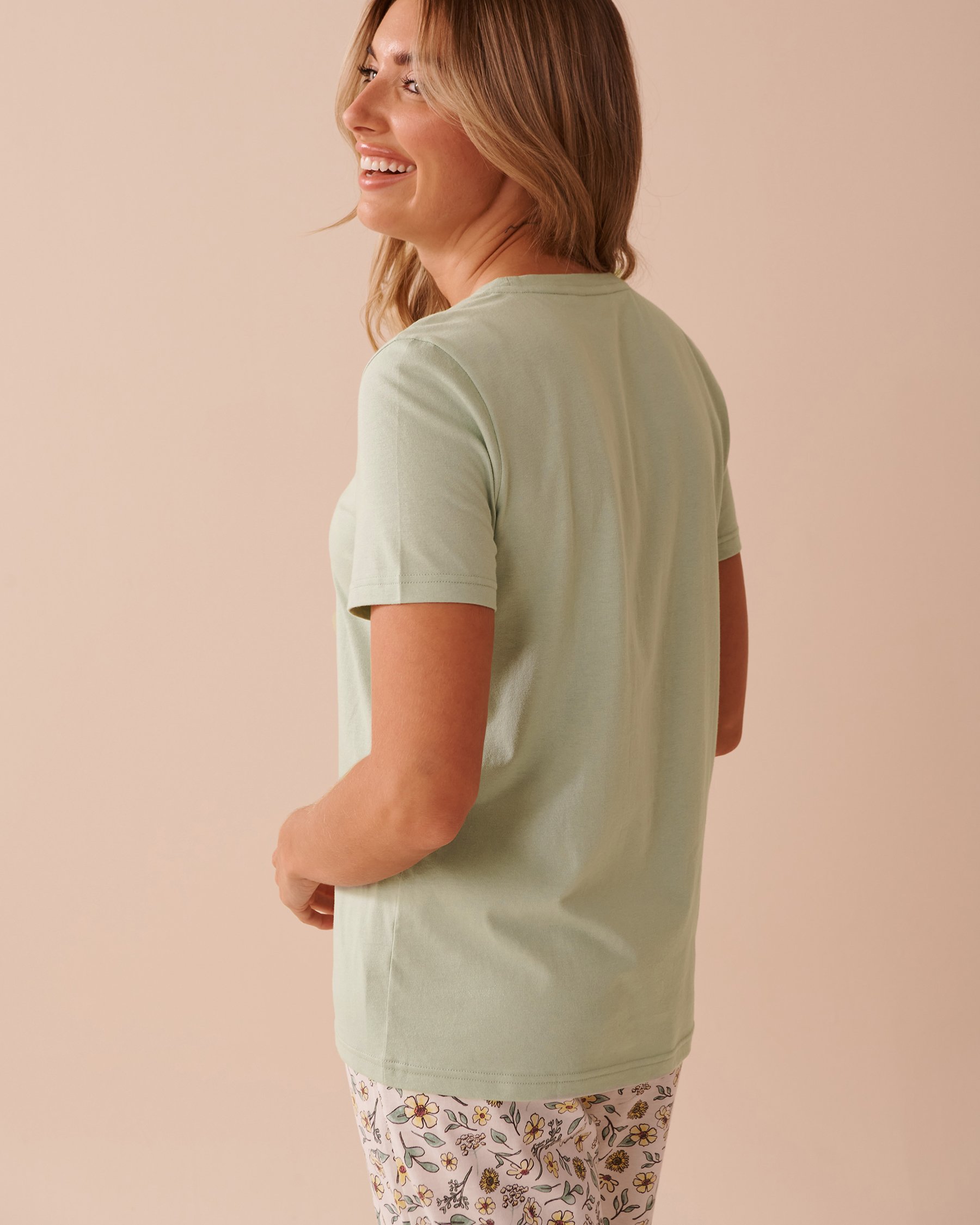 LA VIE EN ROSE Sunflower Print Cotton Crew Neck T-shirt Mint Green 40100693 - View2