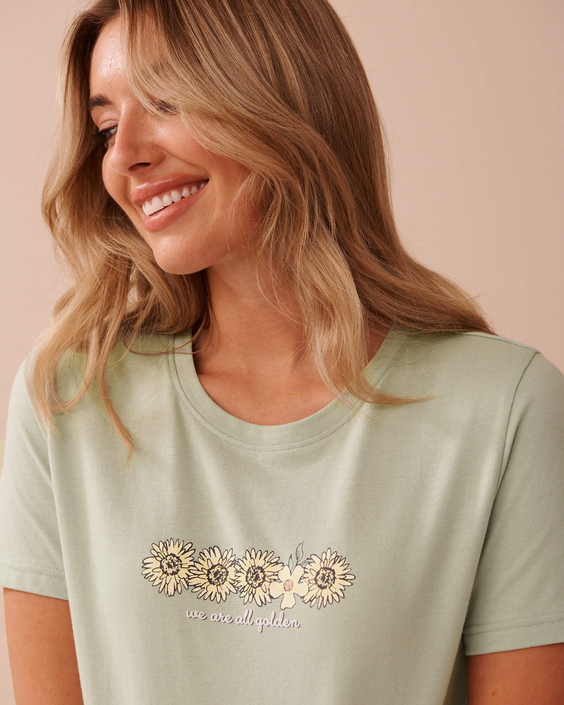 LA VIE EN ROSE Sunflower Print Cotton Crew Neck T-shirt Mint Green 40100693 - View3