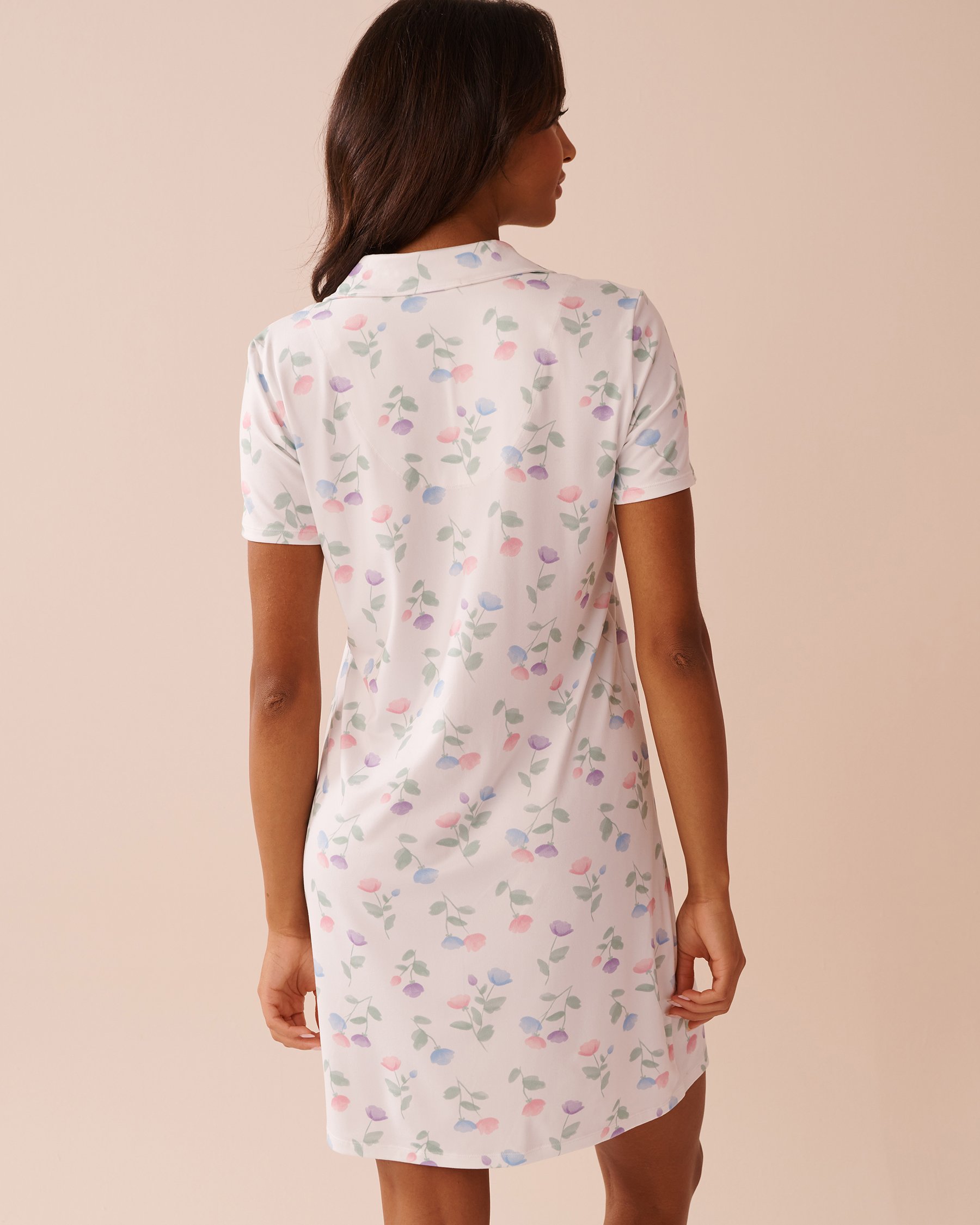 LA VIE EN ROSE Tulip Print Super Soft Button-down Sleepshirt White/Pastel Tulips 40500406 - View2