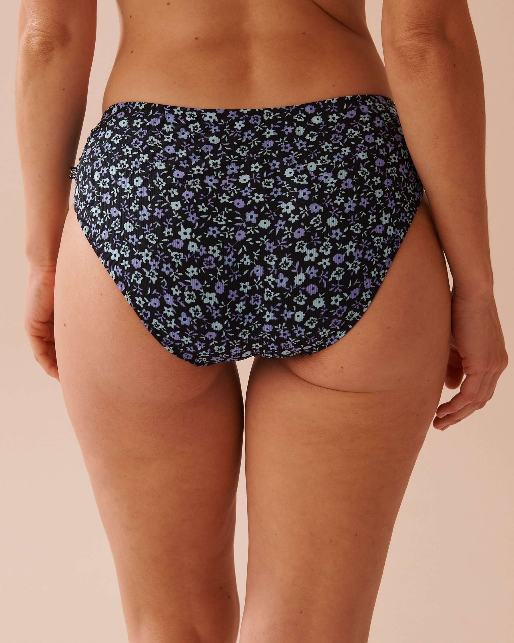 LA VIE EN ROSE AQUA Bas de bikini taille mi-haute en fibres recyclées PERIWINKLE FLOWERS Pervenche en fleurs 70300650 - View2