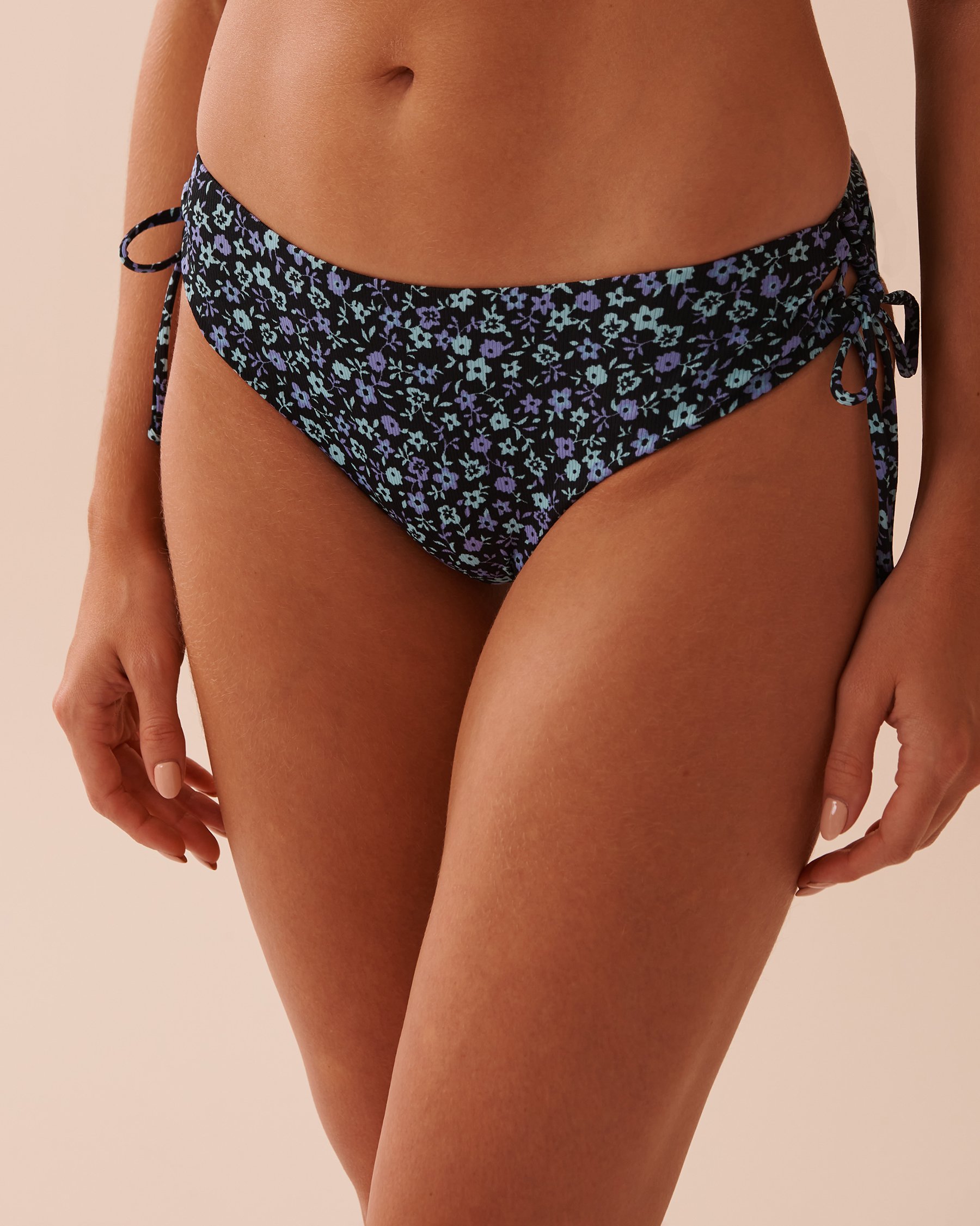 LA VIE EN ROSE AQUA PERIWINKLE FLOWERS Recycled Fibers Side Tie Cheeky Bikini Bottom Periwinkle Flowers 70300649 - View5