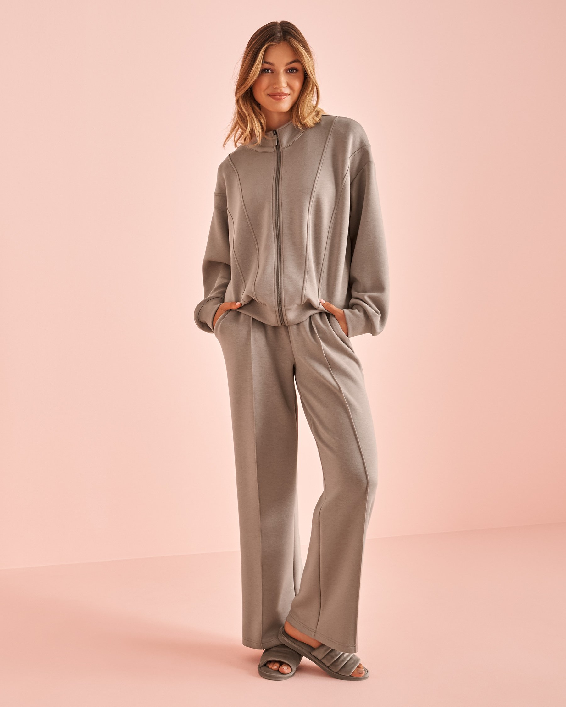 LA VIE EN ROSE Zip-up Sweatshirt Brown 50100100 - View1