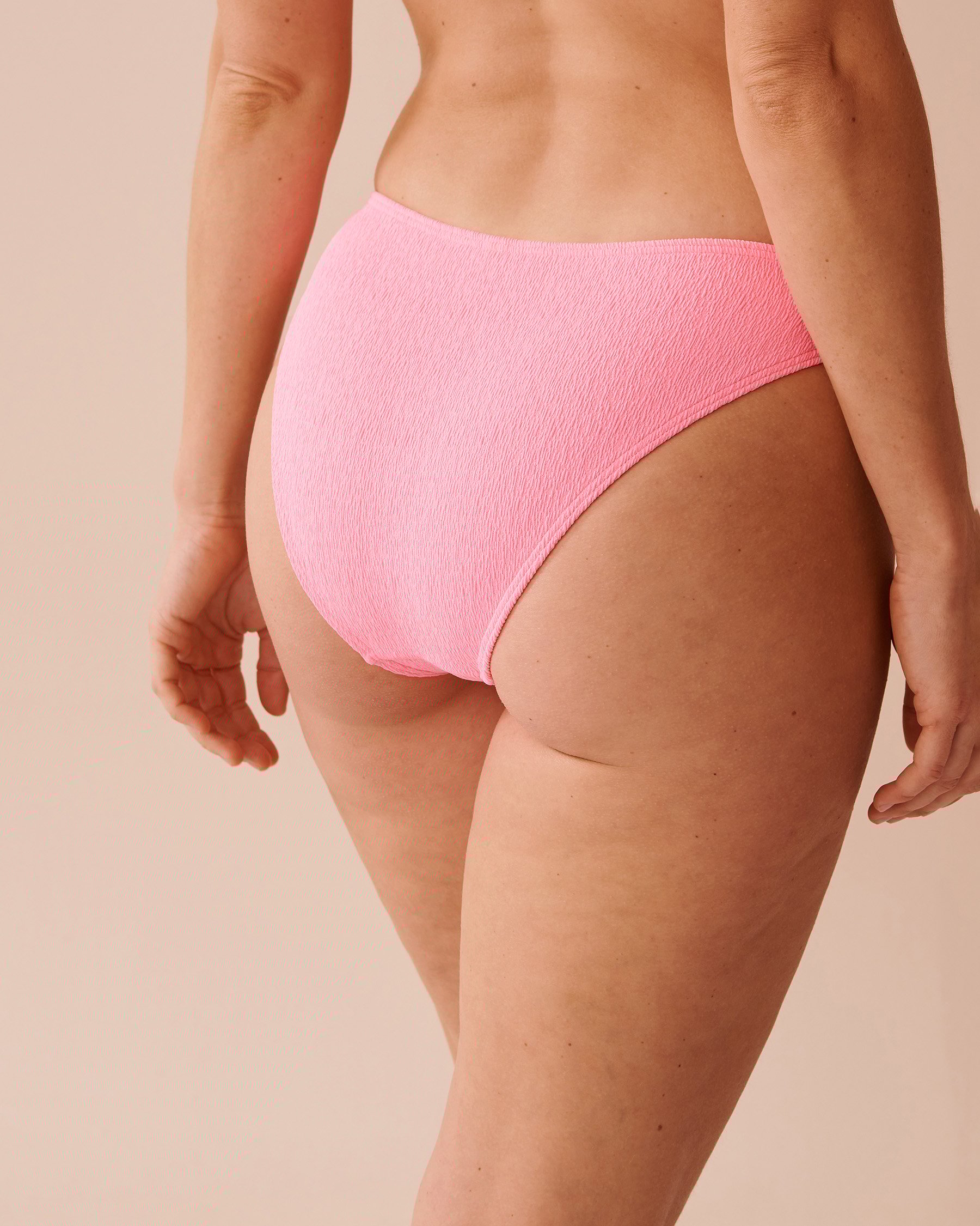 LA VIE EN ROSE AQUA Bas de bikini brésilien taille basse texturé FIZZY PINK Rose pétillant 70300659 - Voir6