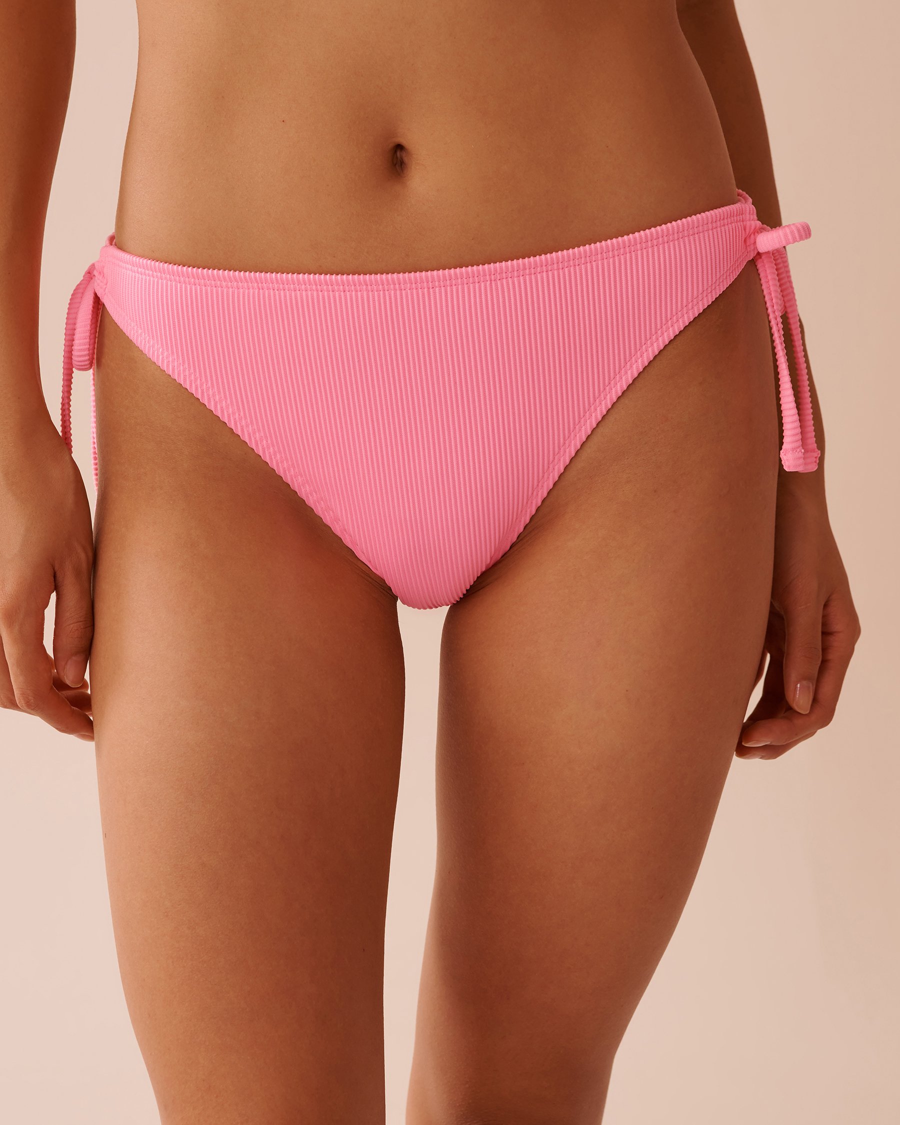 LA VIE EN ROSE AQUA Bas de bikini brésilien noué aux hanches côtelé FIZZY PINK Rose pétillant 70300678 - Voir1