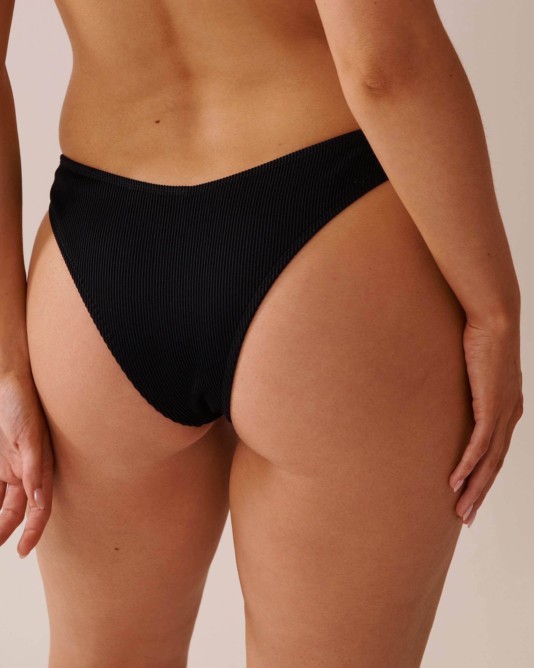 LA VIE EN ROSE AQUA SOLID Ribbed Thong Bikini Bottom Black 70300680 - View5