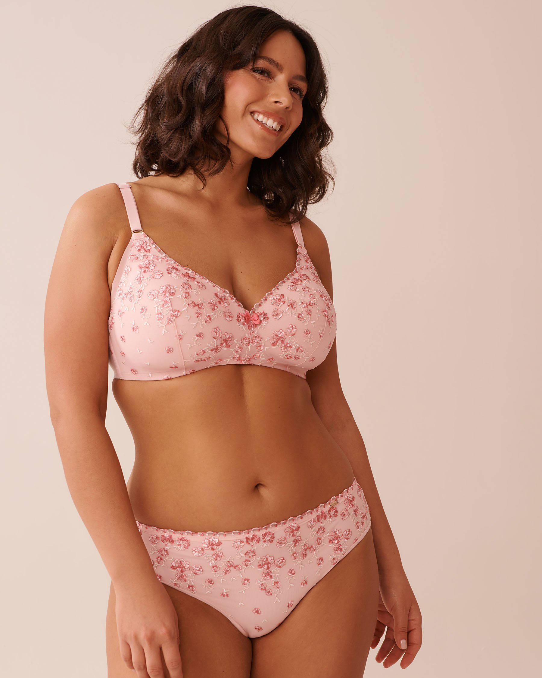LA VIE EN ROSE Lightly Lined Wireless Sleek Back Bra Pink Flowers 10200491 - View5