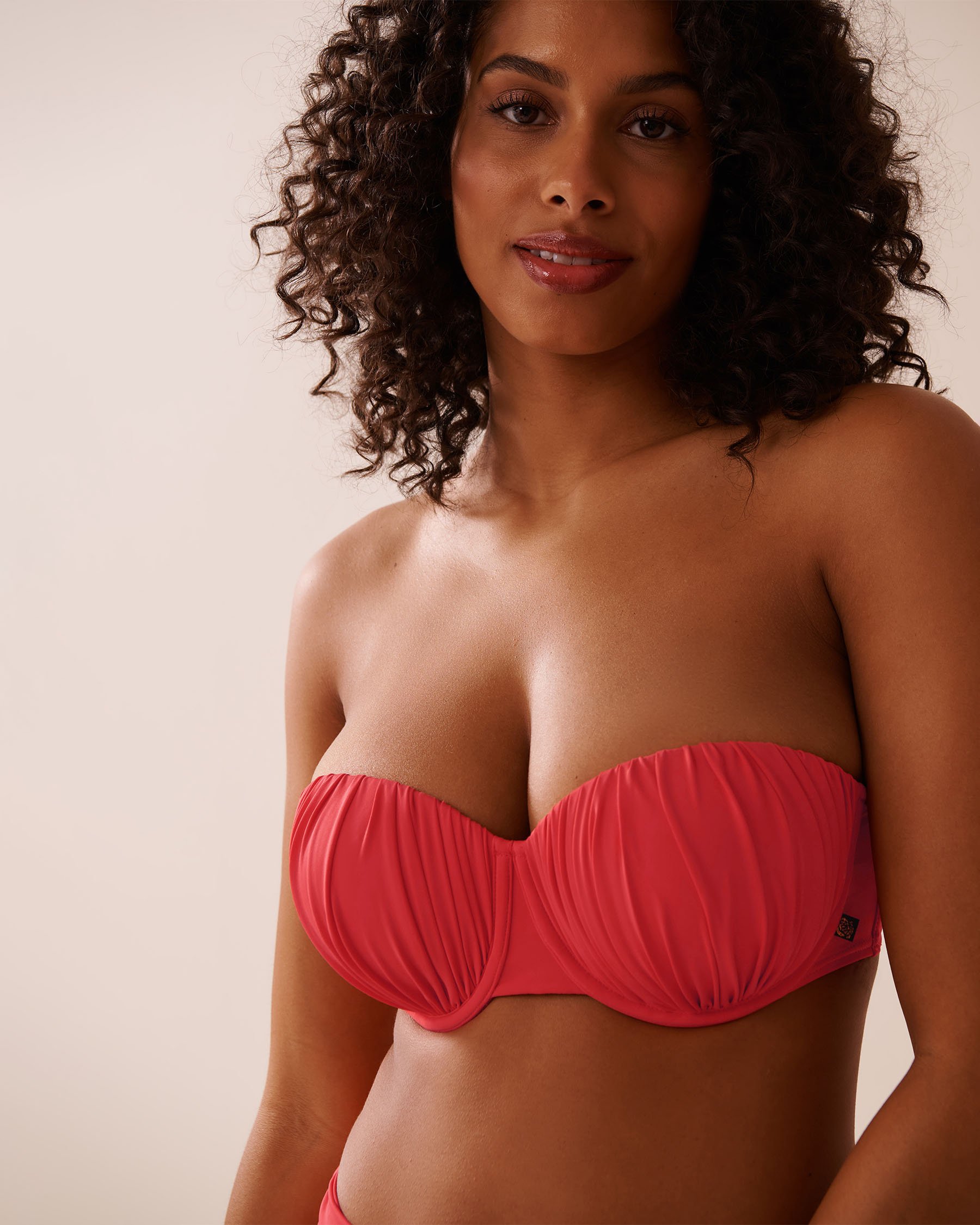 LA VIE EN ROSE AQUA Haut de bikini bandeau plissé bonnet D HIBISCUS Rouge hibiscus 70200168 - Voir1
