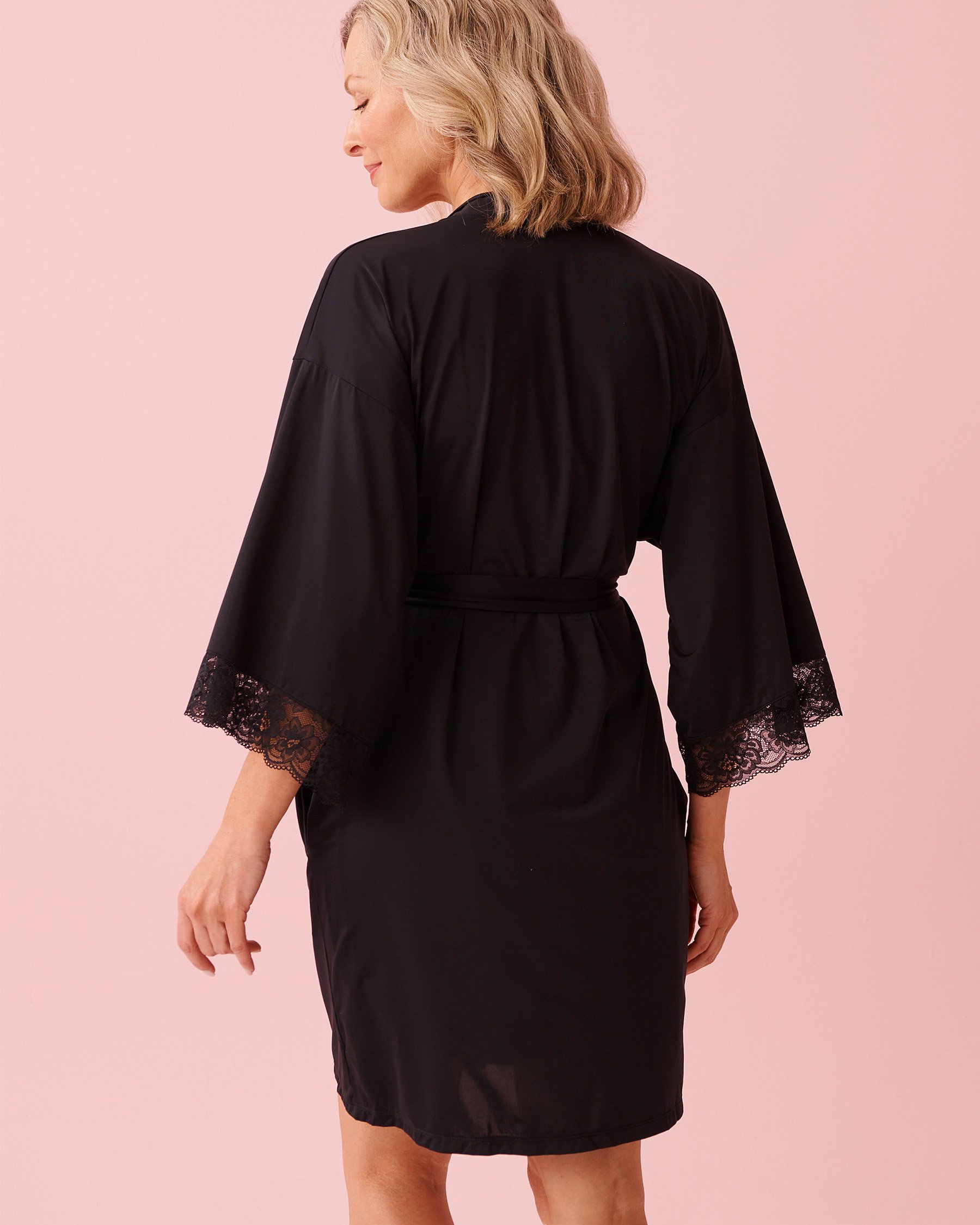 LA VIE EN ROSE Lace Trim Kimono Black 60600113 - View2