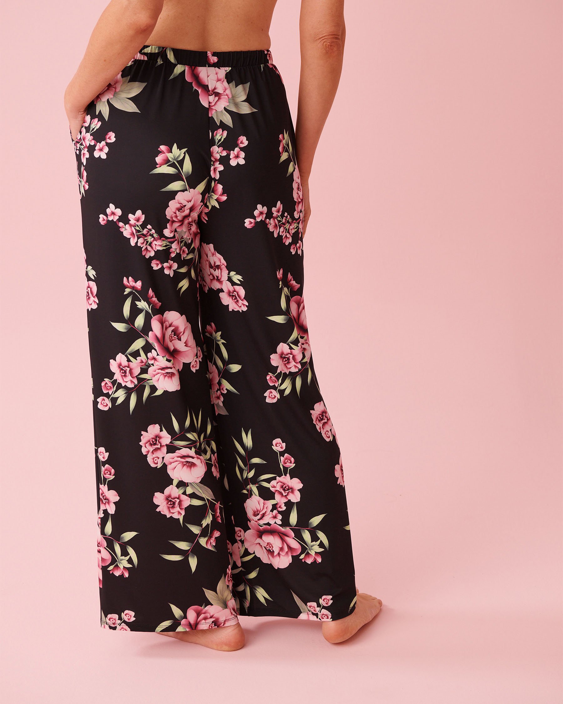 LA VIE EN ROSE Peony Print Recycled Fibers Pants Black/Pink Flowers 60200169 - View2