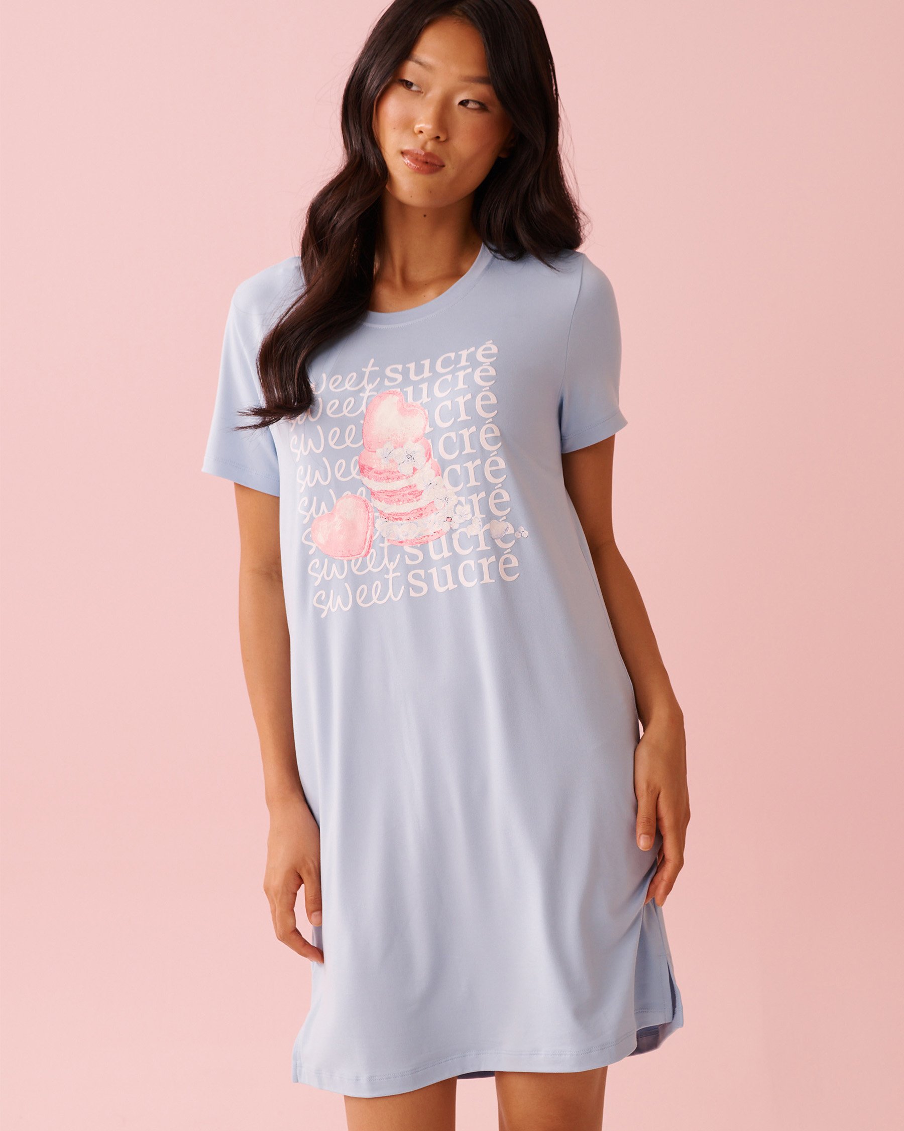 LA VIE EN ROSE Chemise de nuit ultra douce imprimé macaron cœur Bleu nuage 40500472 - Voir1