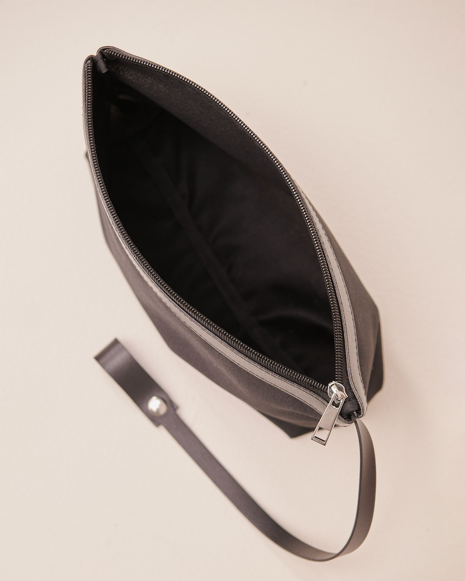 LA VIE EN ROSE Sac fourre-tout en faux cuir Noir 40700467 - View5