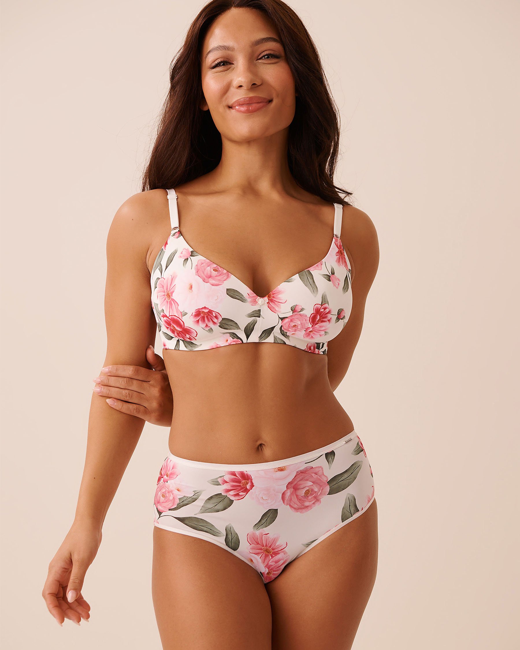 LA VIE EN ROSE Soutien-gorge doublure légère sans armatures dos lisse Blanc/Camélias 10200582 - View1