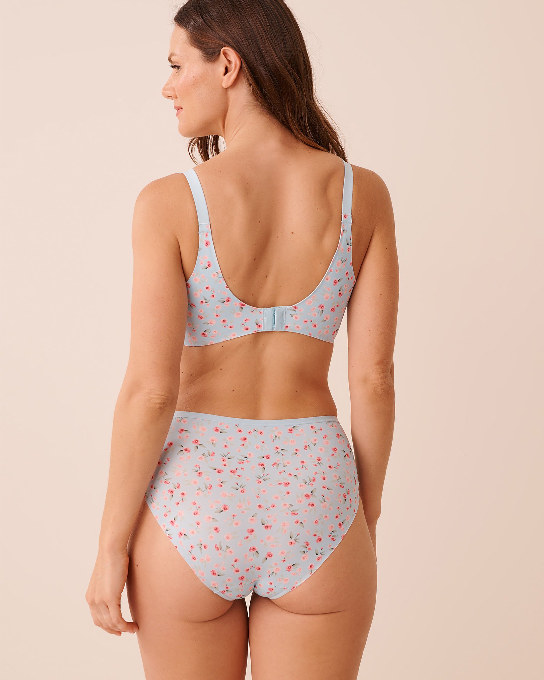 LA VIE EN ROSE Soutien-gorge doublure légère dos lisse Bleu/Fleurs roses 10200585 - Voir2