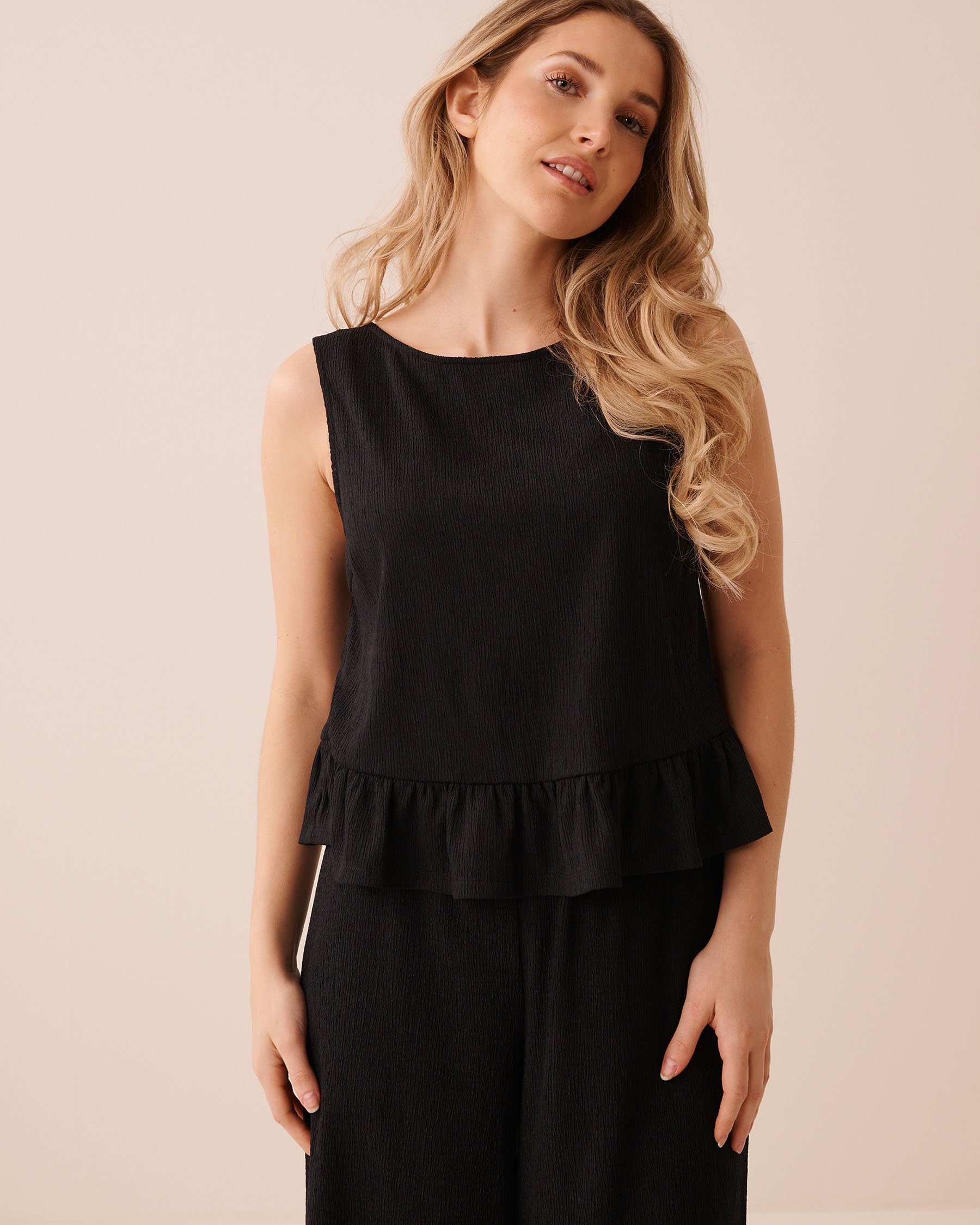 LA VIE EN ROSE AQUA Camisole volantée en maille crêpe Noir 80100050 - Voir3