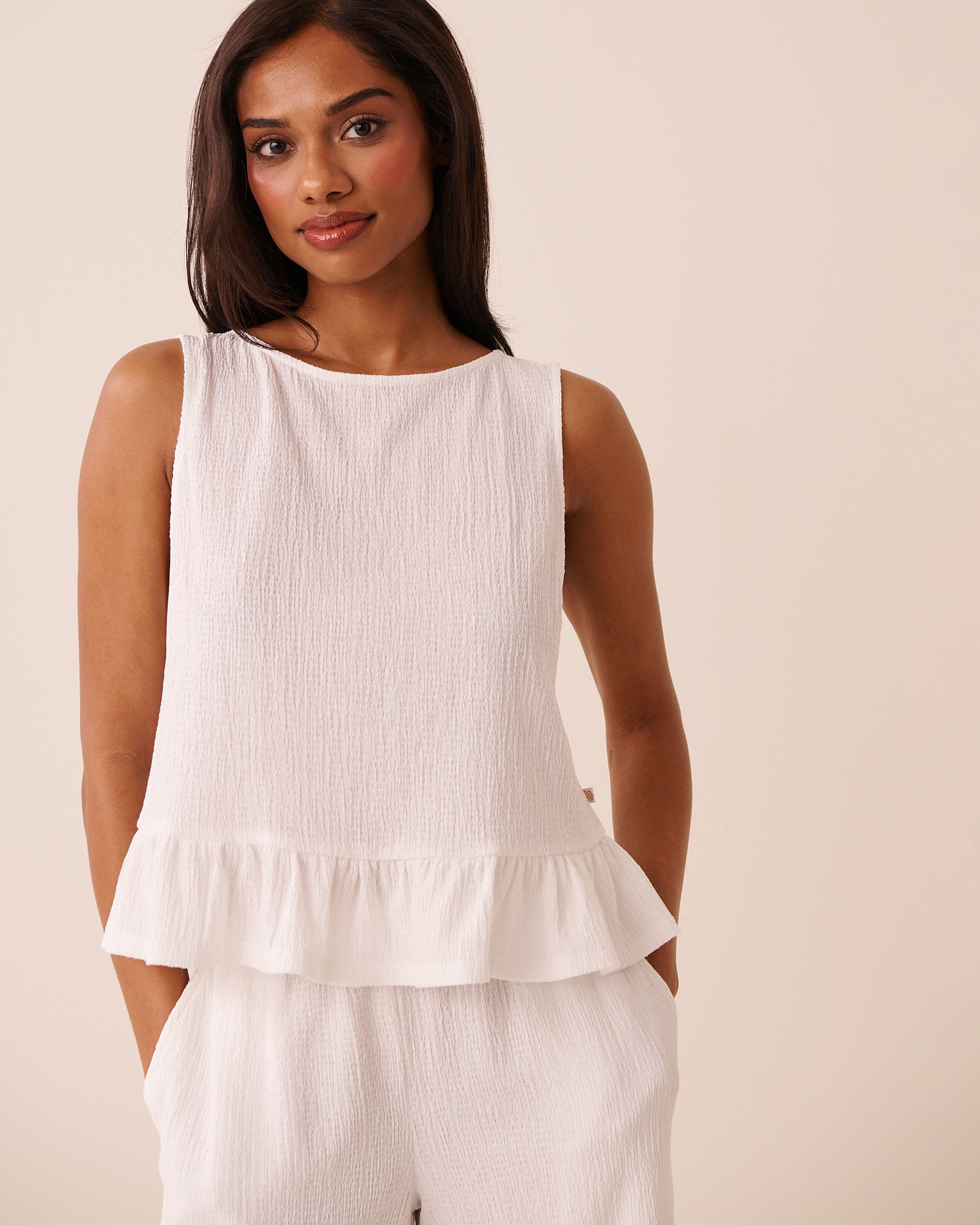 LA VIE EN ROSE AQUA Camisole volantée en maille crêpe Blanc 80100050 - View1