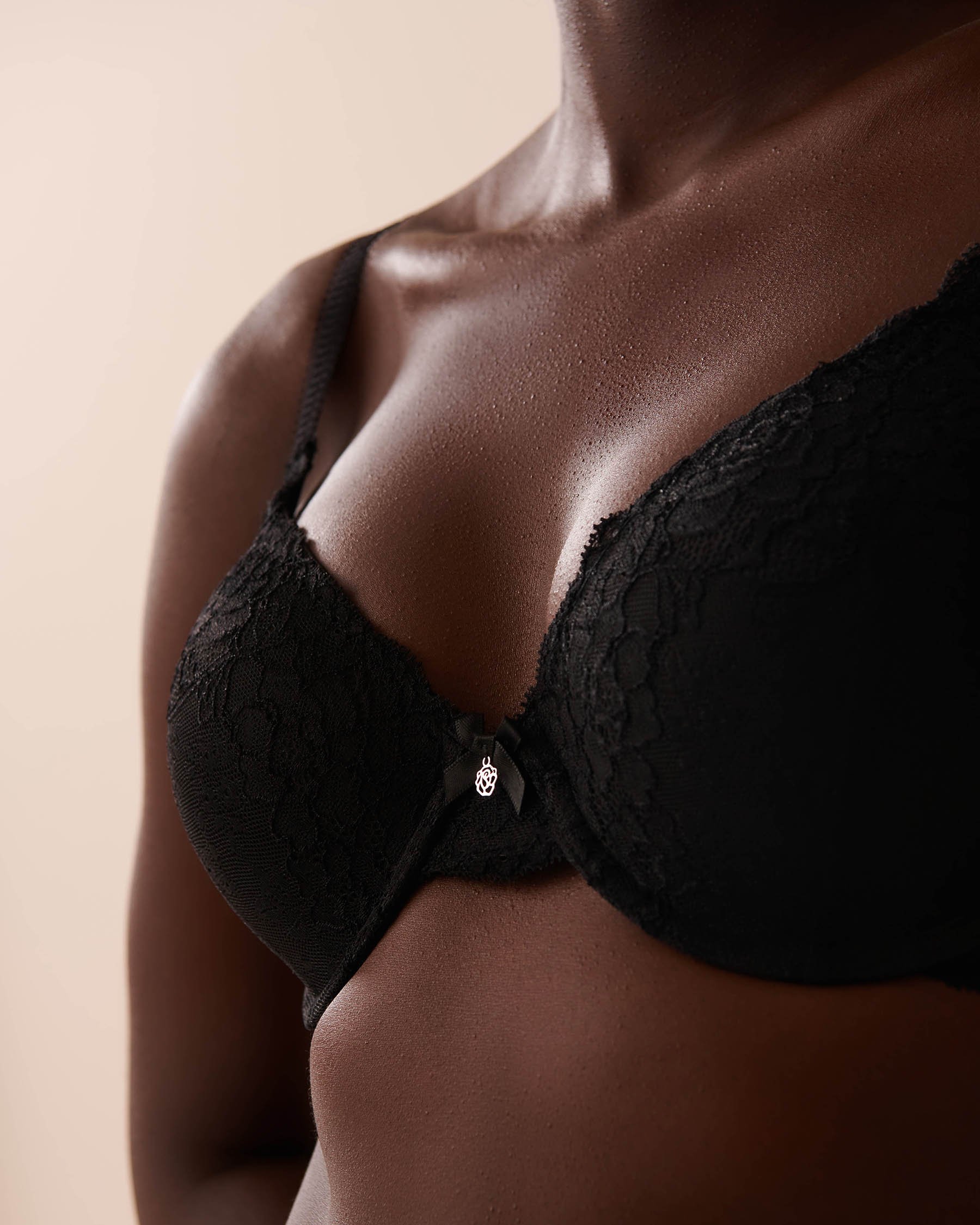LA VIE EN ROSE Soutien-gorge doublure légère mousse mémoire Noir 618-113-1-00 - Voir3