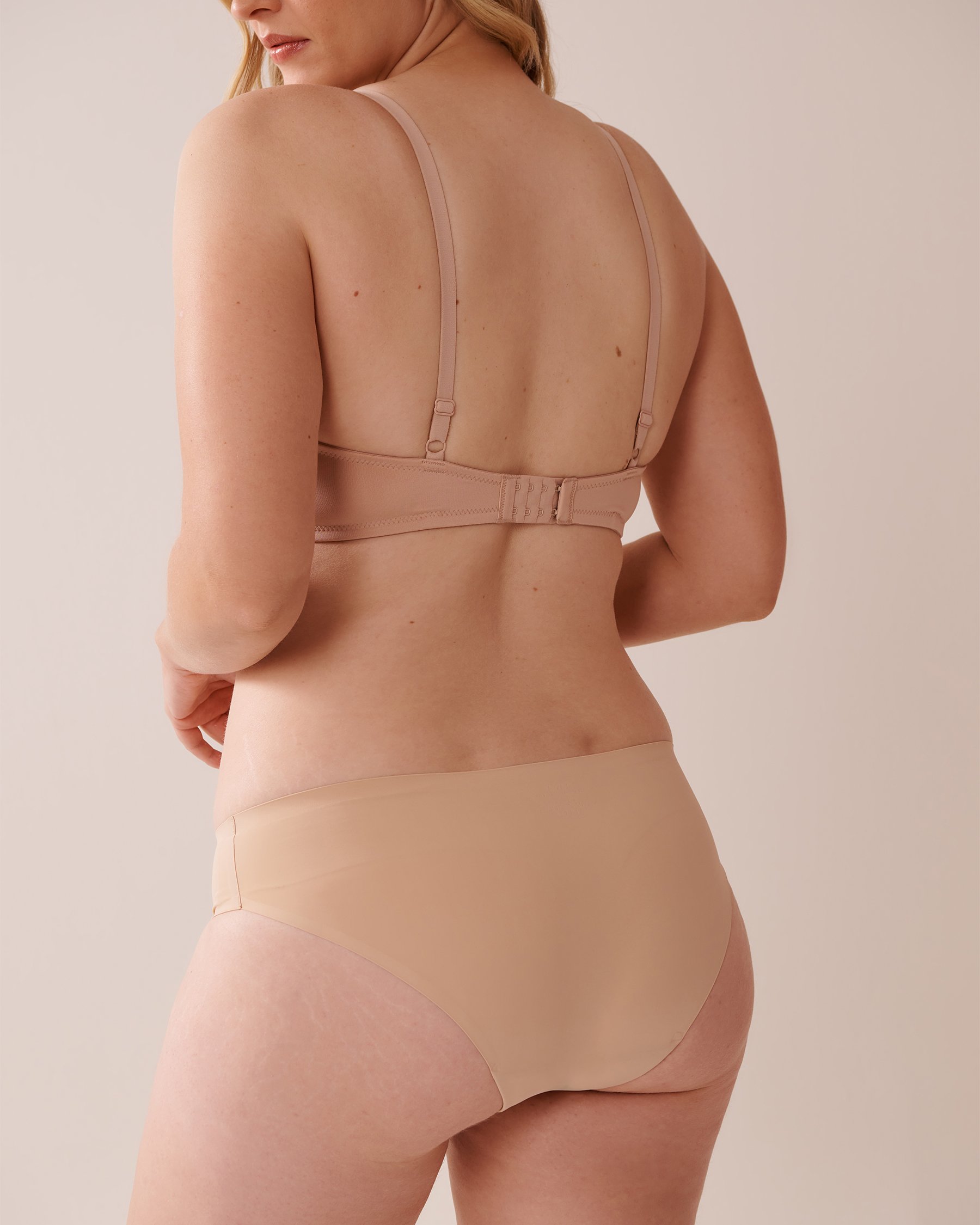 LA VIE EN ROSE Regular Absorbency Bikini Period Panty Hazelnut 20400013 - View2