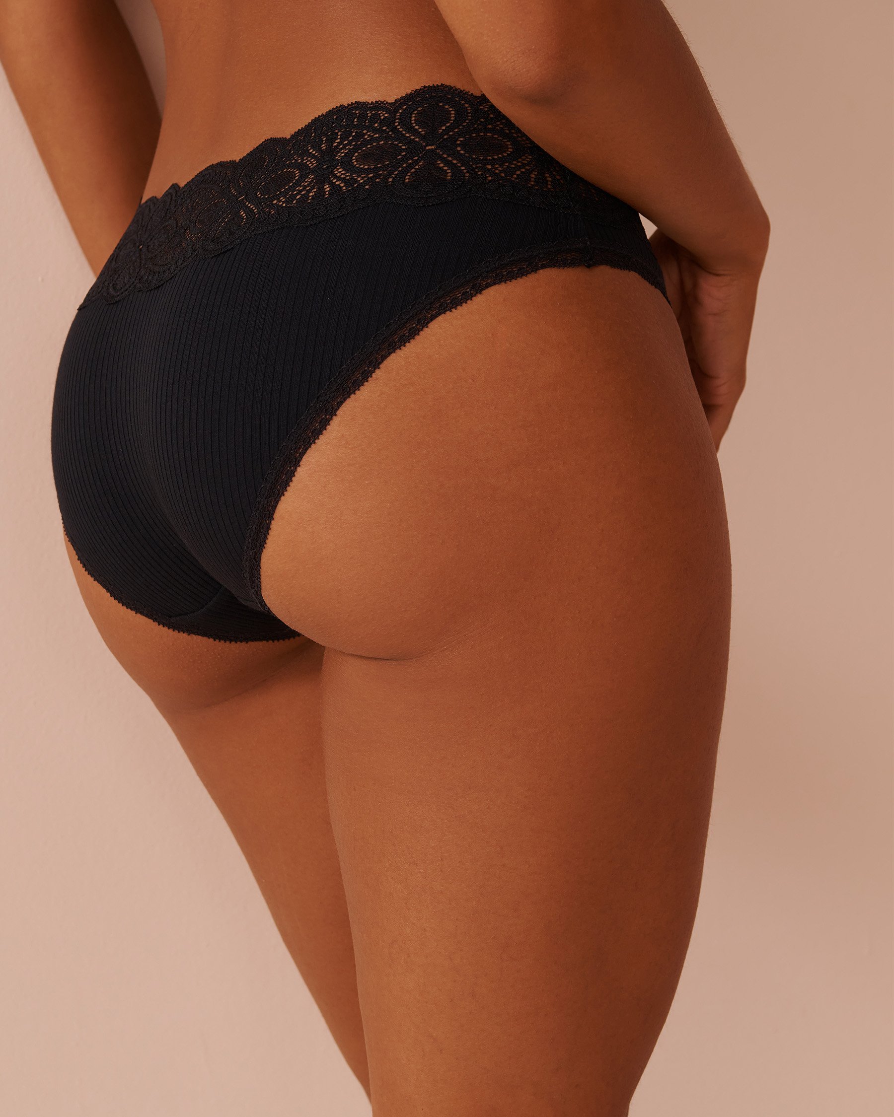 LA VIE EN ROSE Culotte bikini côtelée bordure de dentelle Noir 20100527 - Voir2