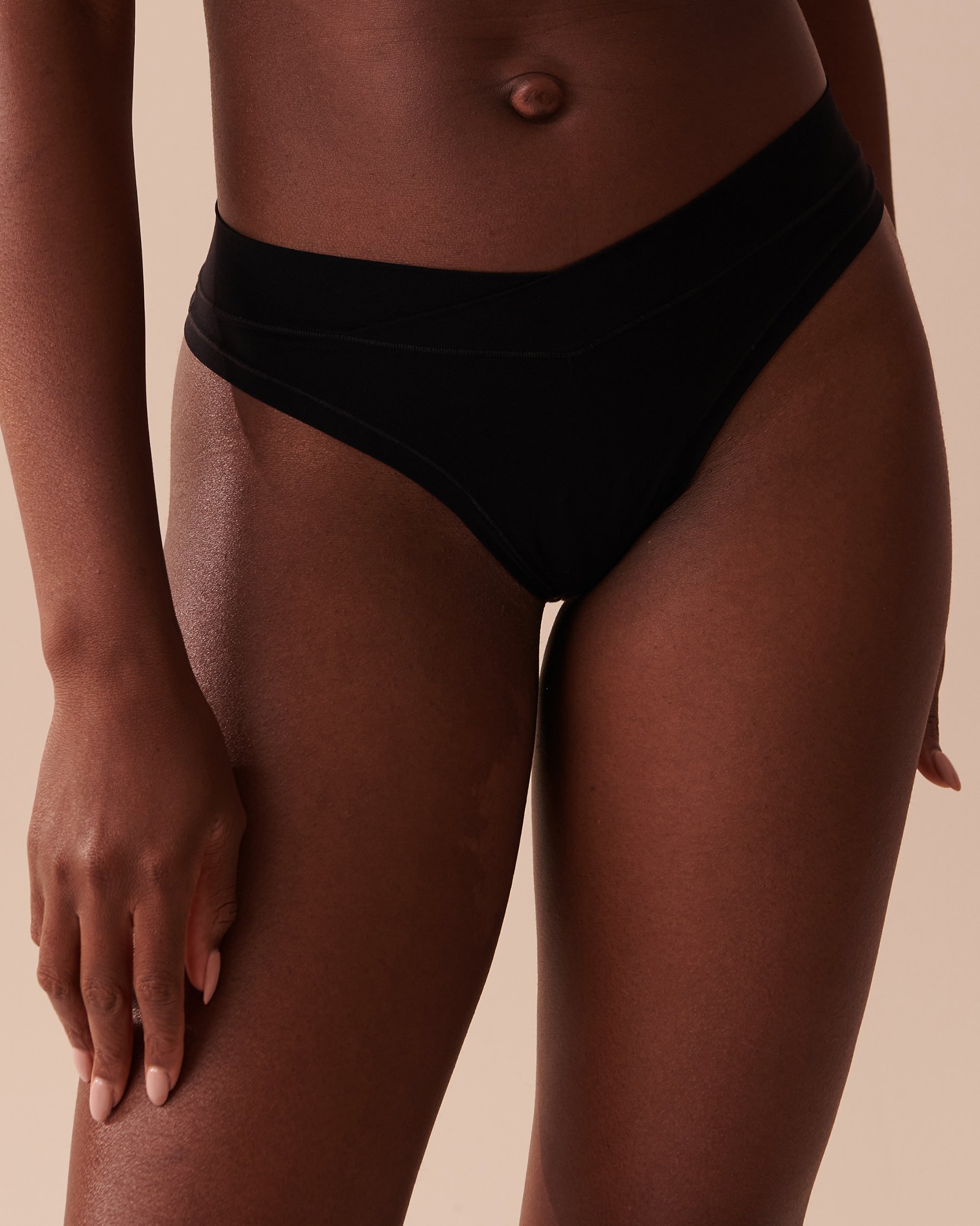 LA VIE EN ROSE 5-Pack Perfect Fit Thong Panty Black/Shadow Grey 20200474 5PK - View4