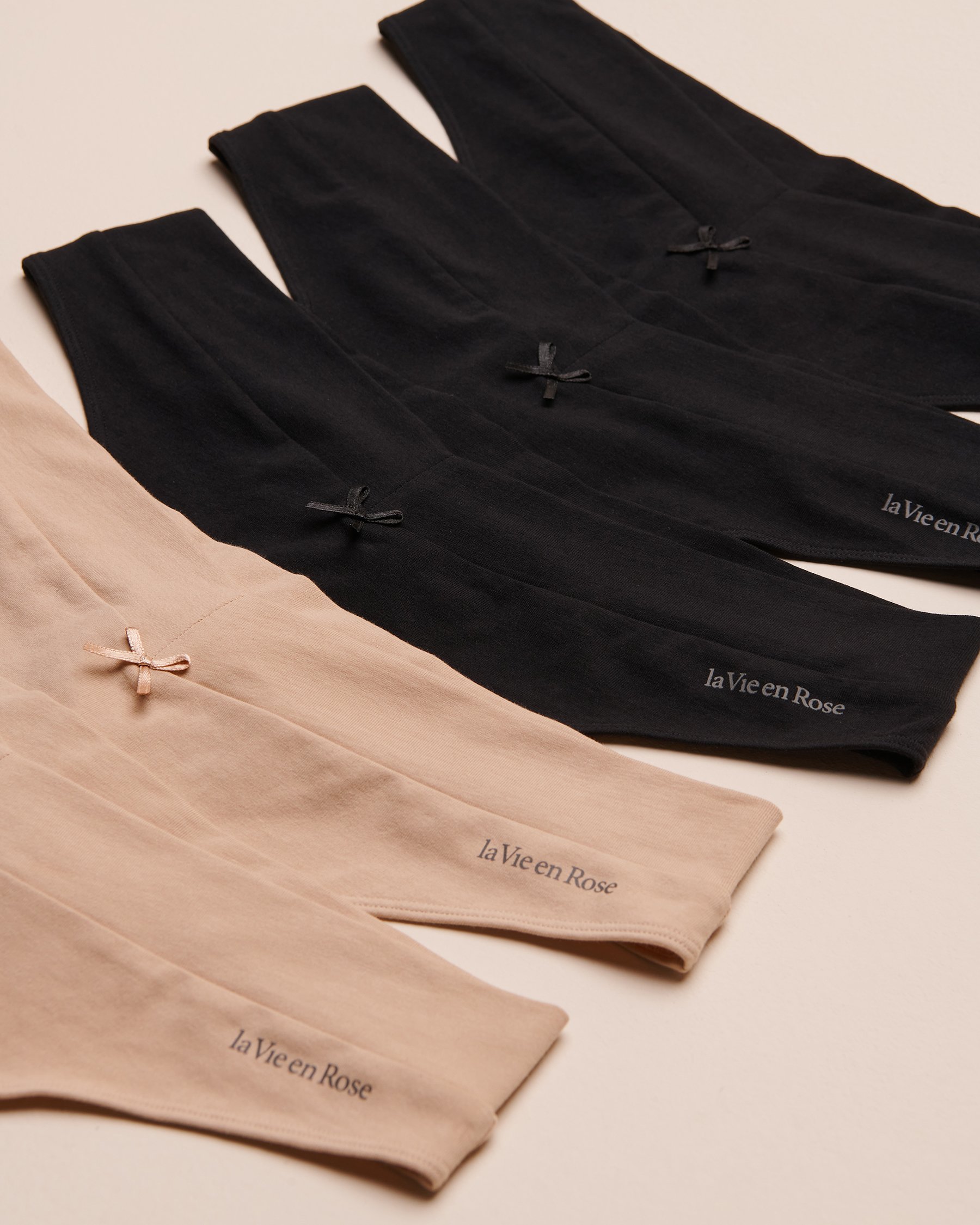 LA VIE EN ROSE 5-Pack Cotton Thong Panty Black/Latte 564211000-5P - View2