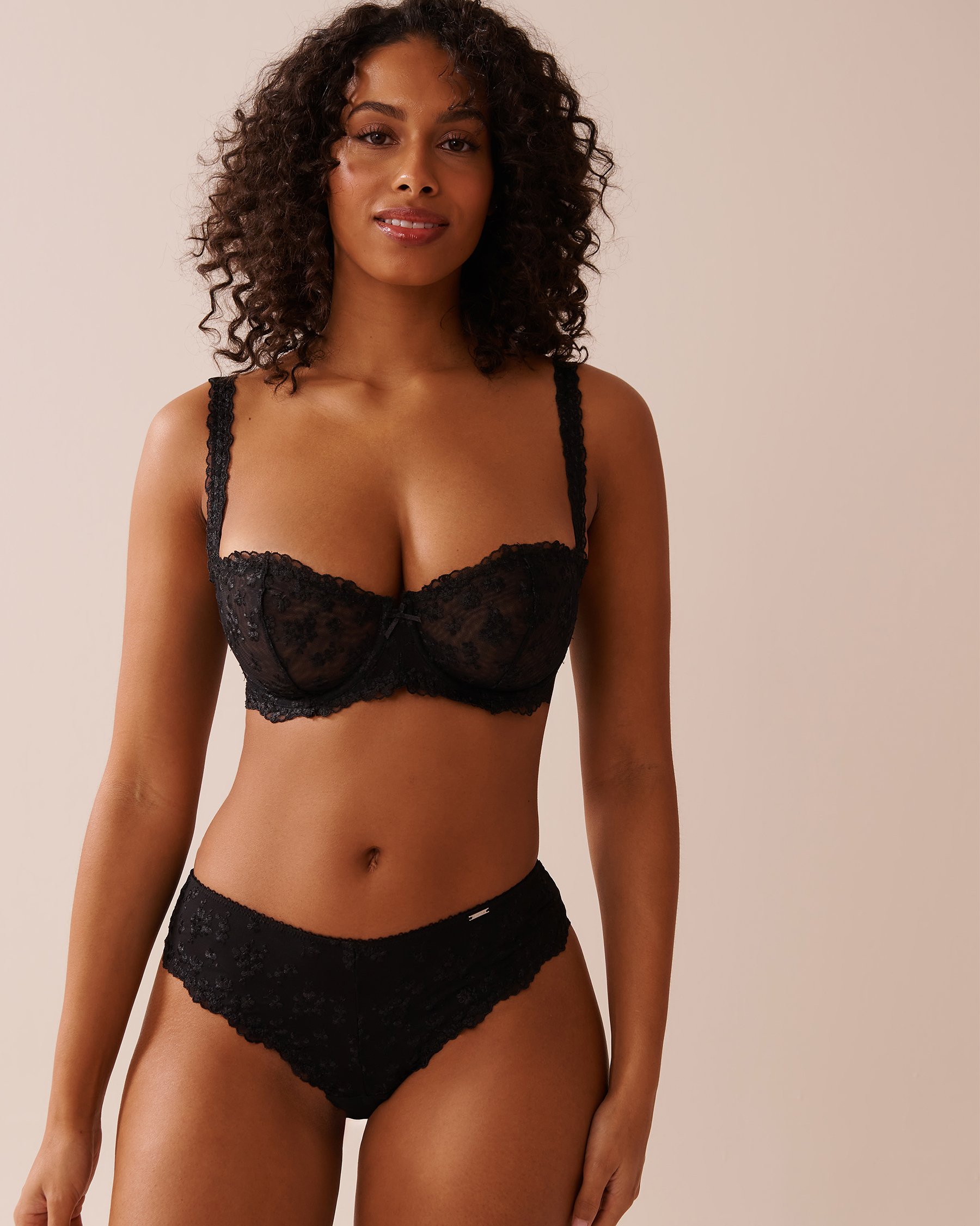 LA VIE EN ROSE Embroidered Mesh Cheeky Panty Black 20300393 - View3