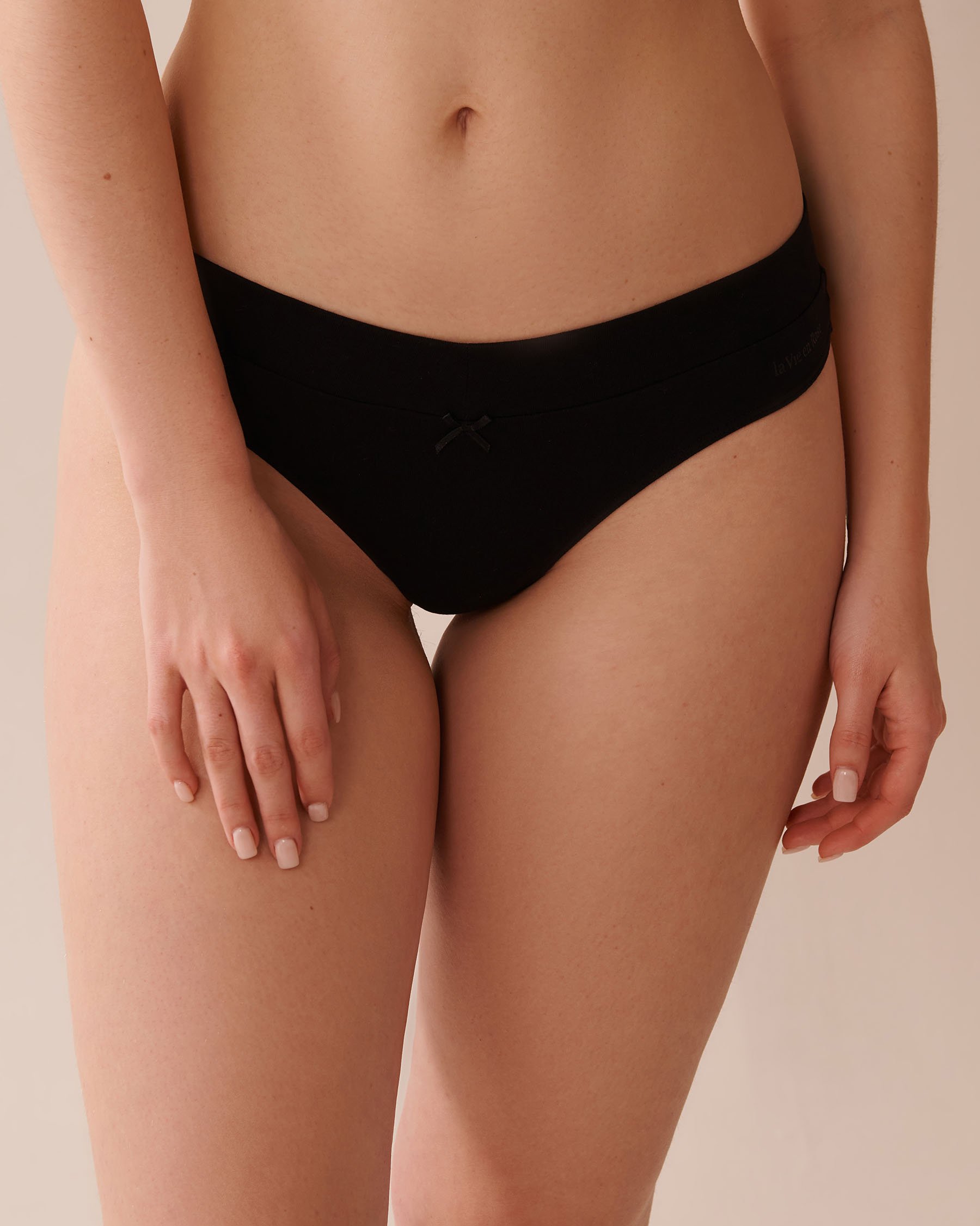 LA VIE EN ROSE Culotte tanga en coton Noir 564-211-0-00 - Voir1