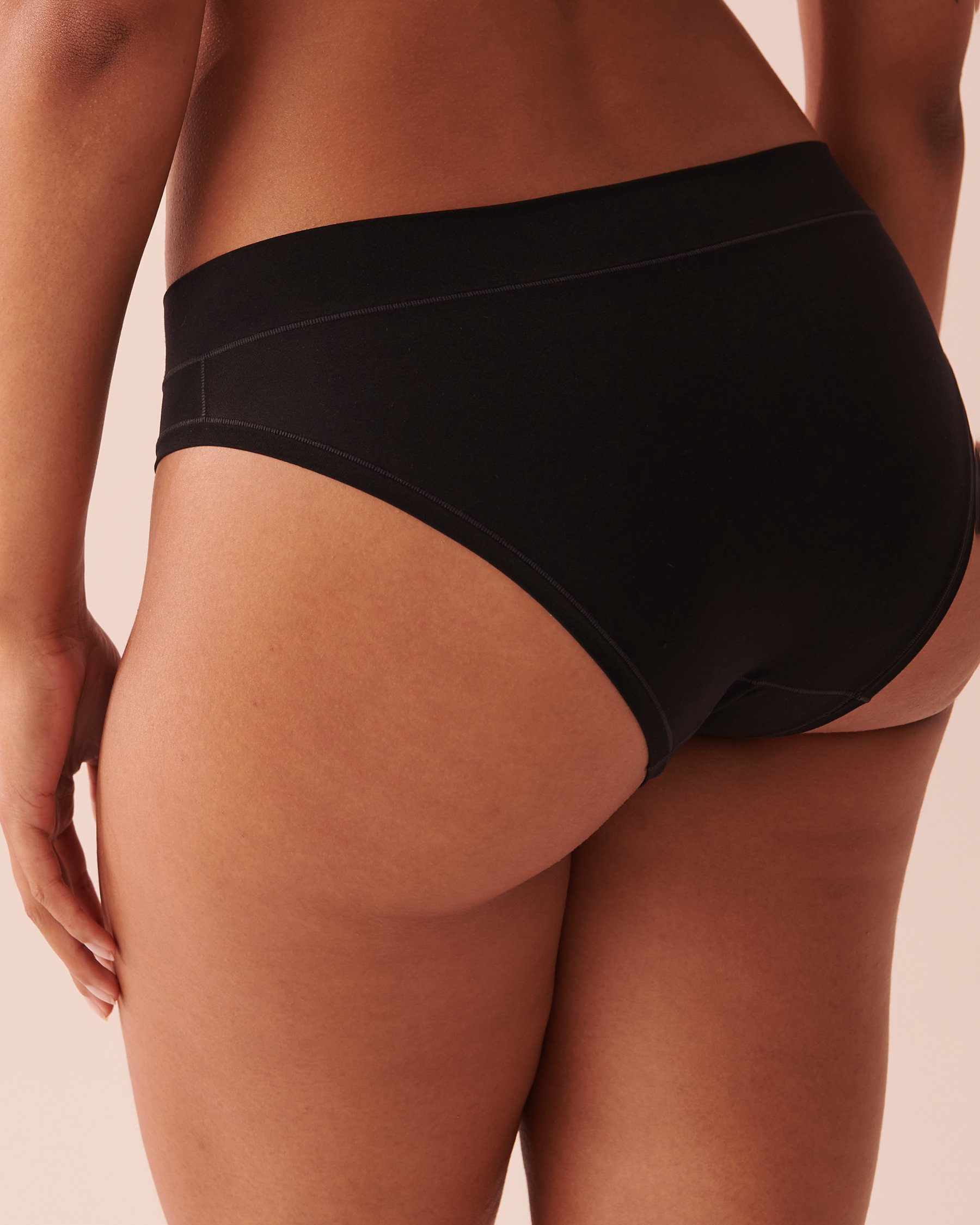 LA VIE EN ROSE Perfect Fit Bikini Panty Black 20200475 - View2