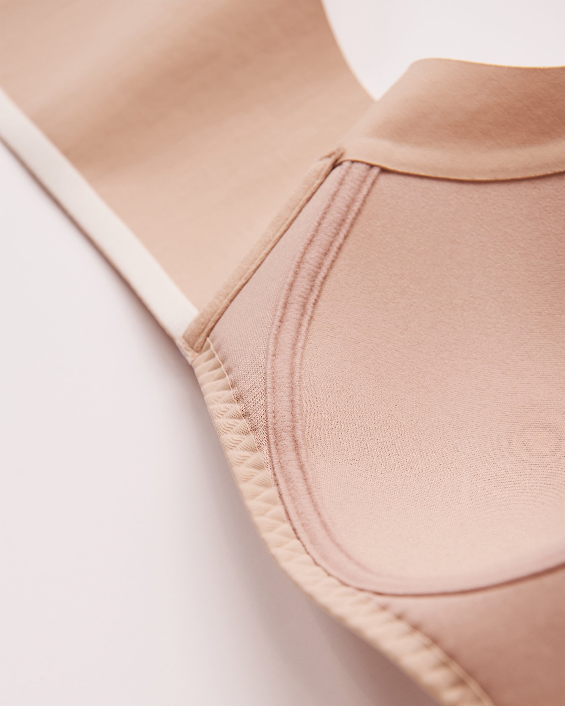 LA VIE EN ROSE Lightly Lined Wireless Sleek Back Bra Latte 169-113-2-00 - View5