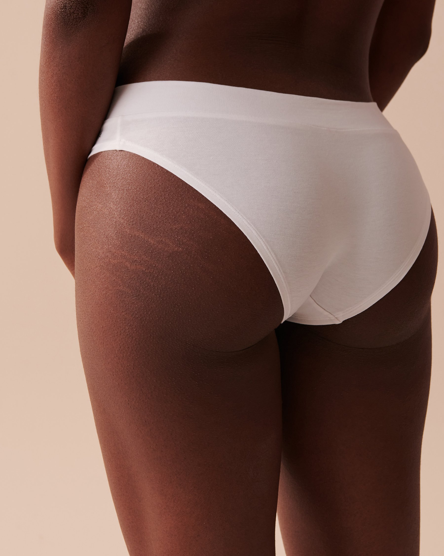 LA VIE EN ROSE Cotton Bikini Panty White 564-212-0-00 - View2