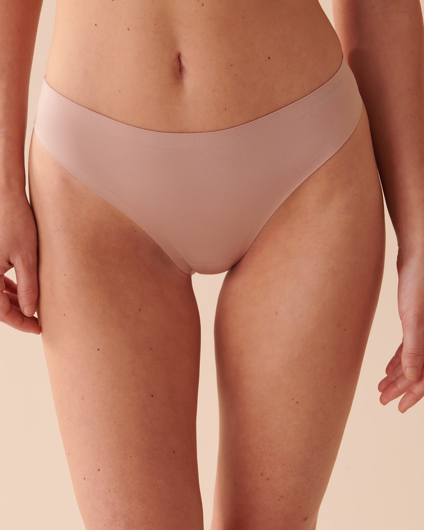LA VIE EN ROSE Microfiber Bonded Thong Panty Shadow Grey 20300123 - View1