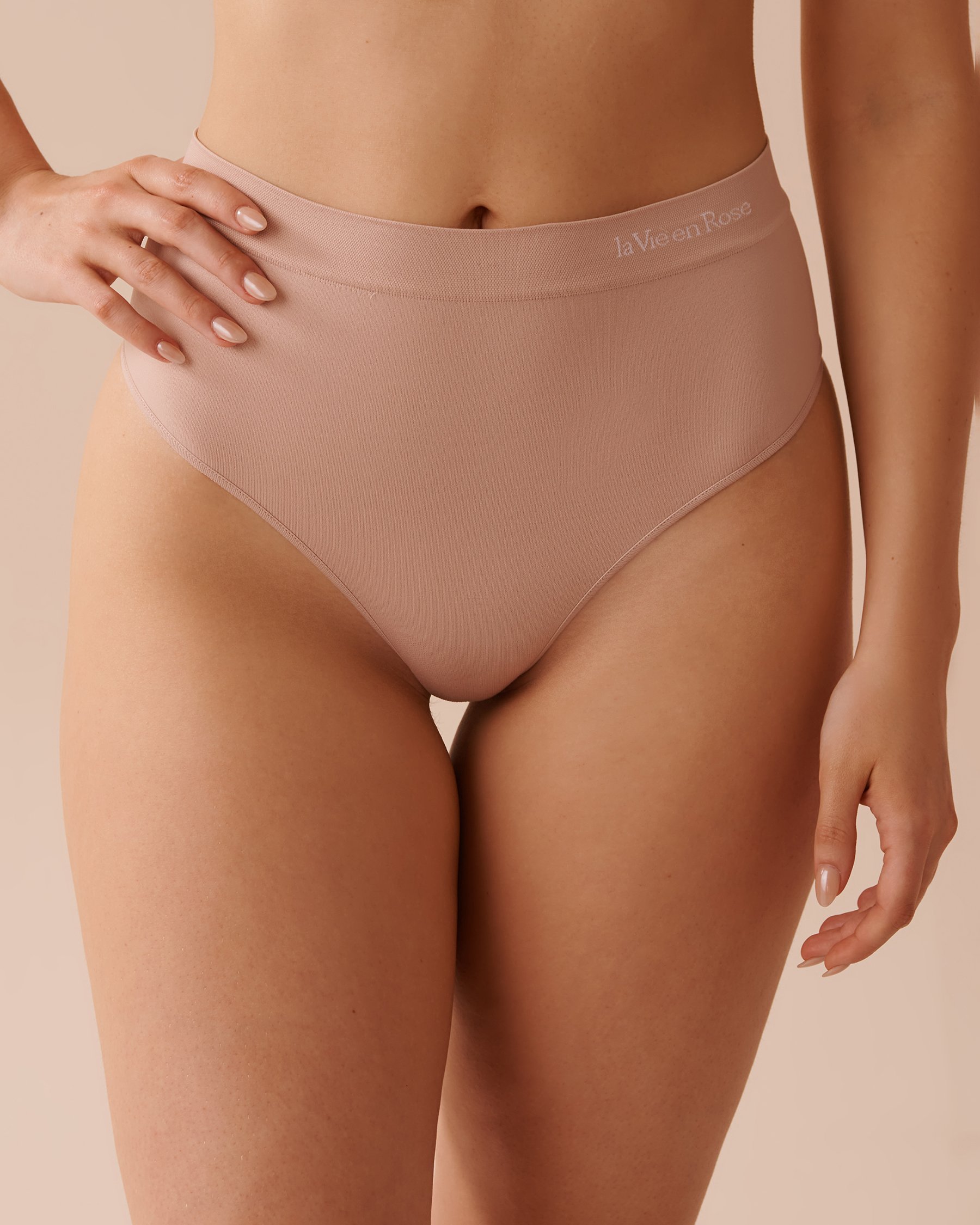 LA VIE EN ROSE Seamless Fabric High Waist Thong Panty Taupe 20200496 - View1